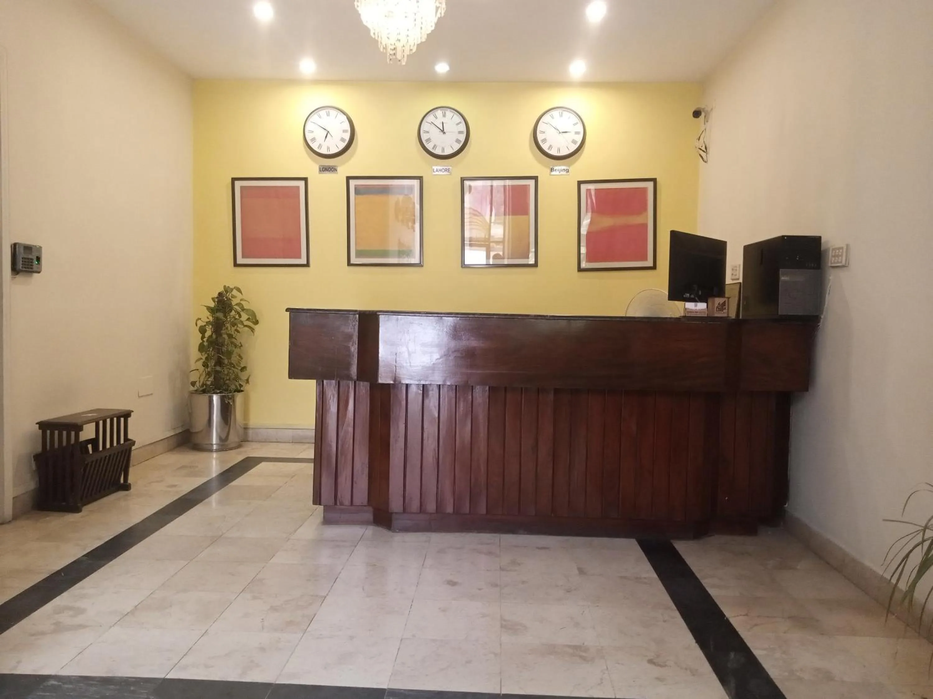 Lobby or reception in Herfa INN Hotel Lahore