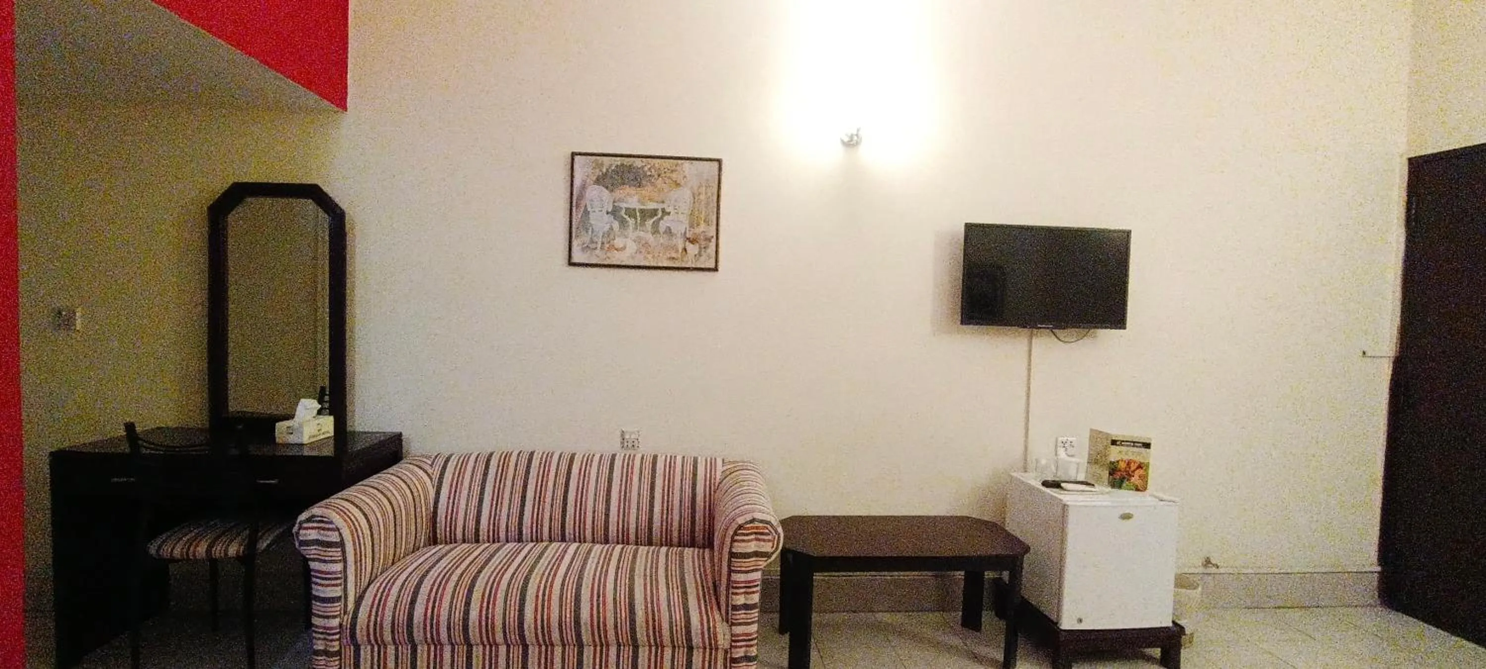 Herfa INN Hotel Lahore