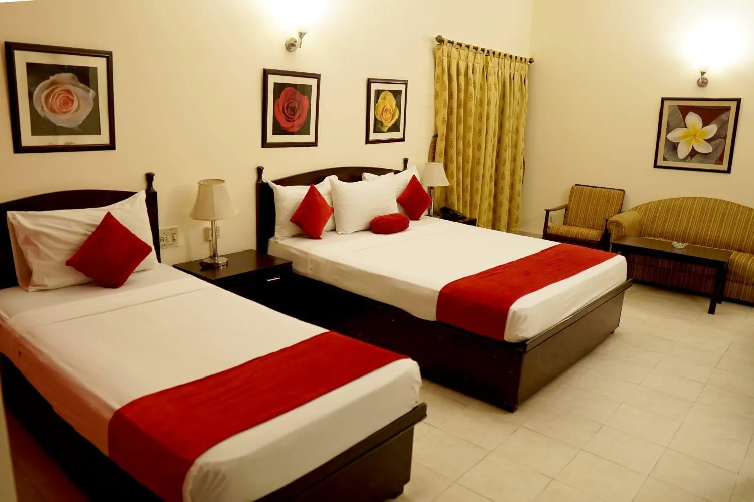 Bed in Herfa INN Hotel Lahore