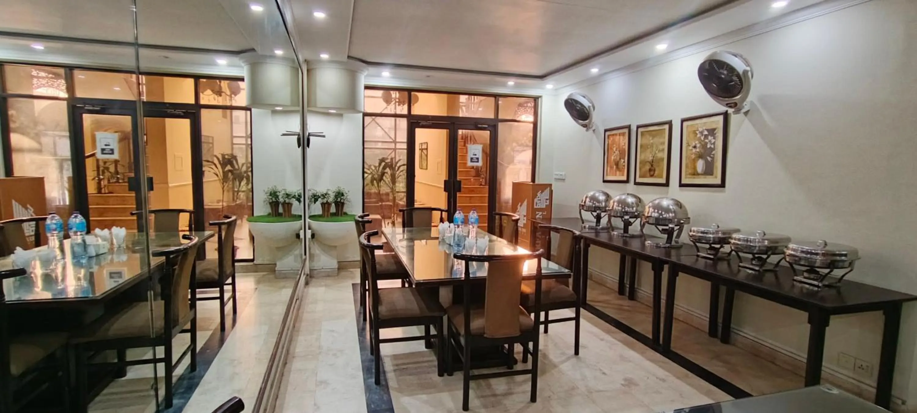 Seating area in Herfa INN Hotel Lahore