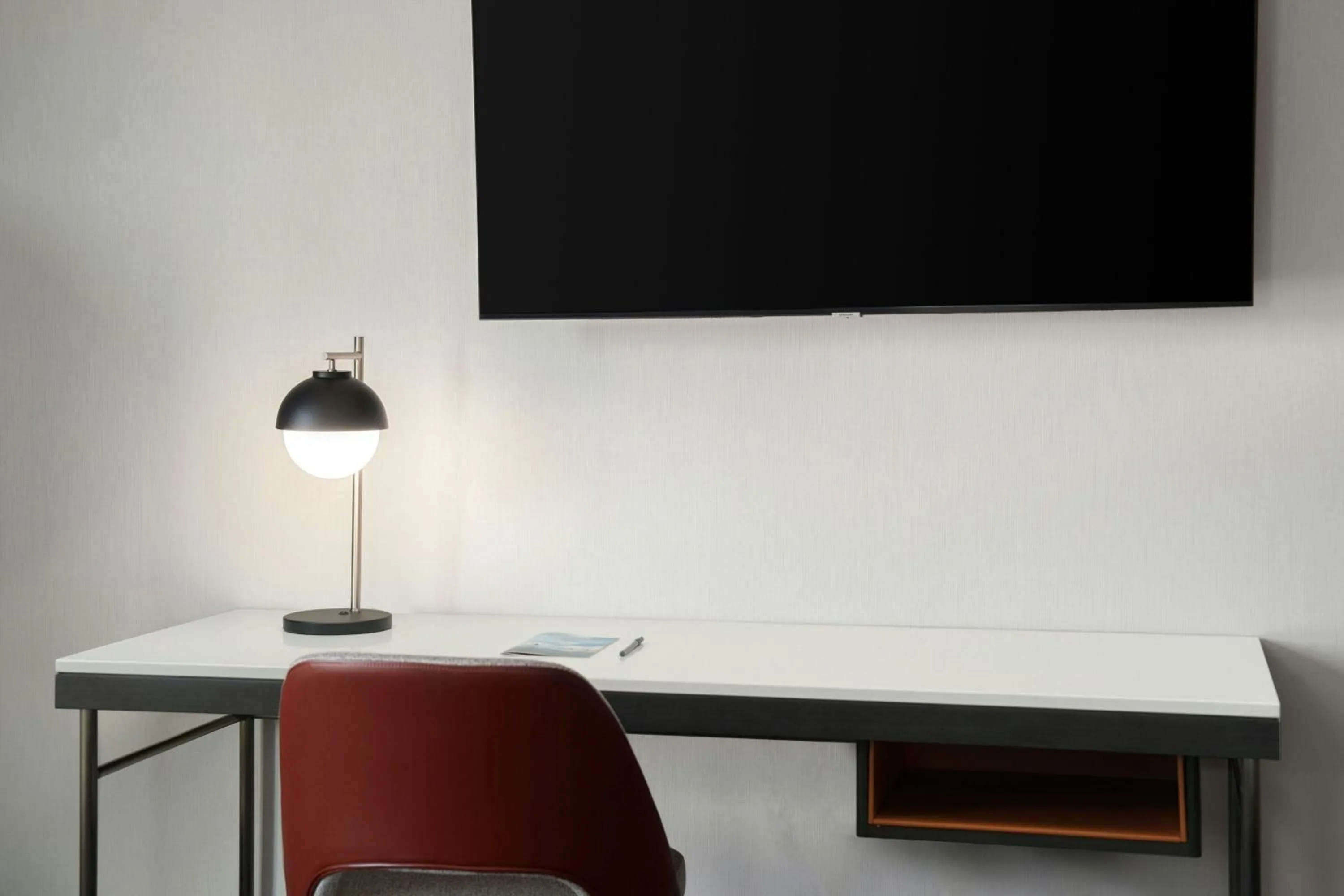 Photo of the whole room in Courtyard by Marriott Gainesville GA