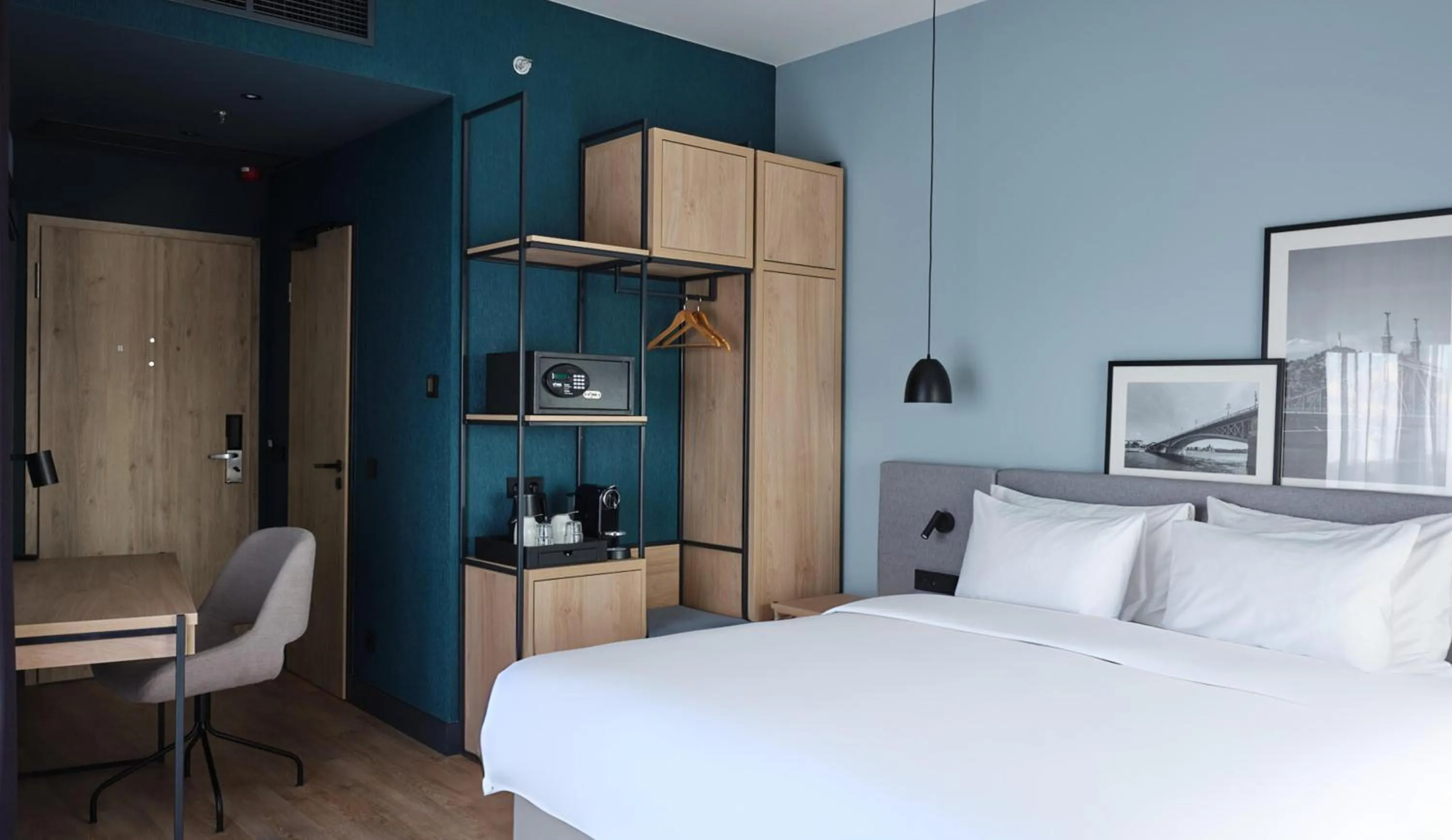 Bedroom, Bed in Radisson Hotel Budapest BudaPart