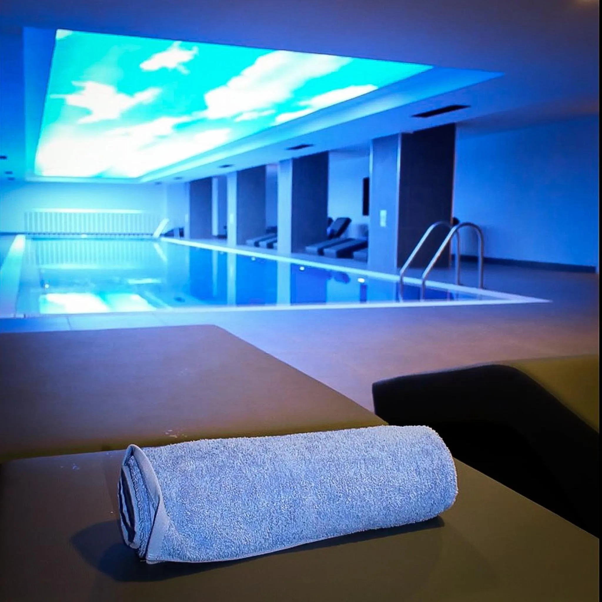 Swimming pool in Park Inn by Radisson Yalova City Center