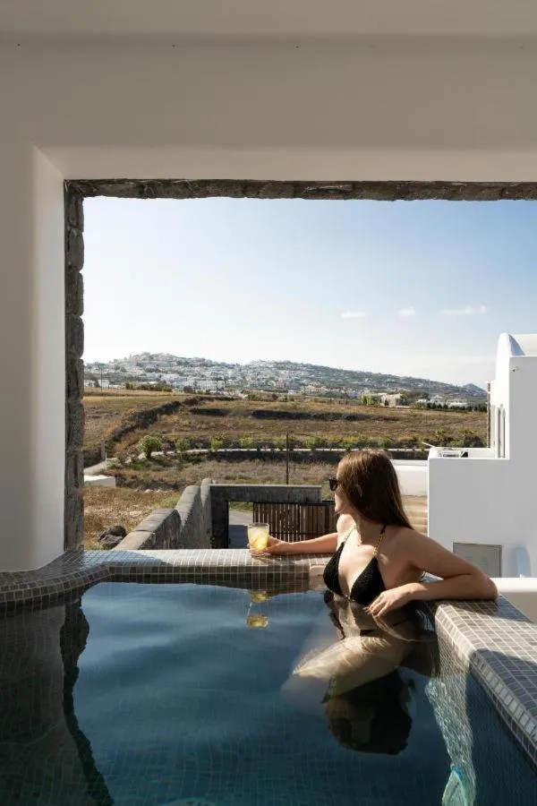 Hot Tub in Santa Mar ECO Suites