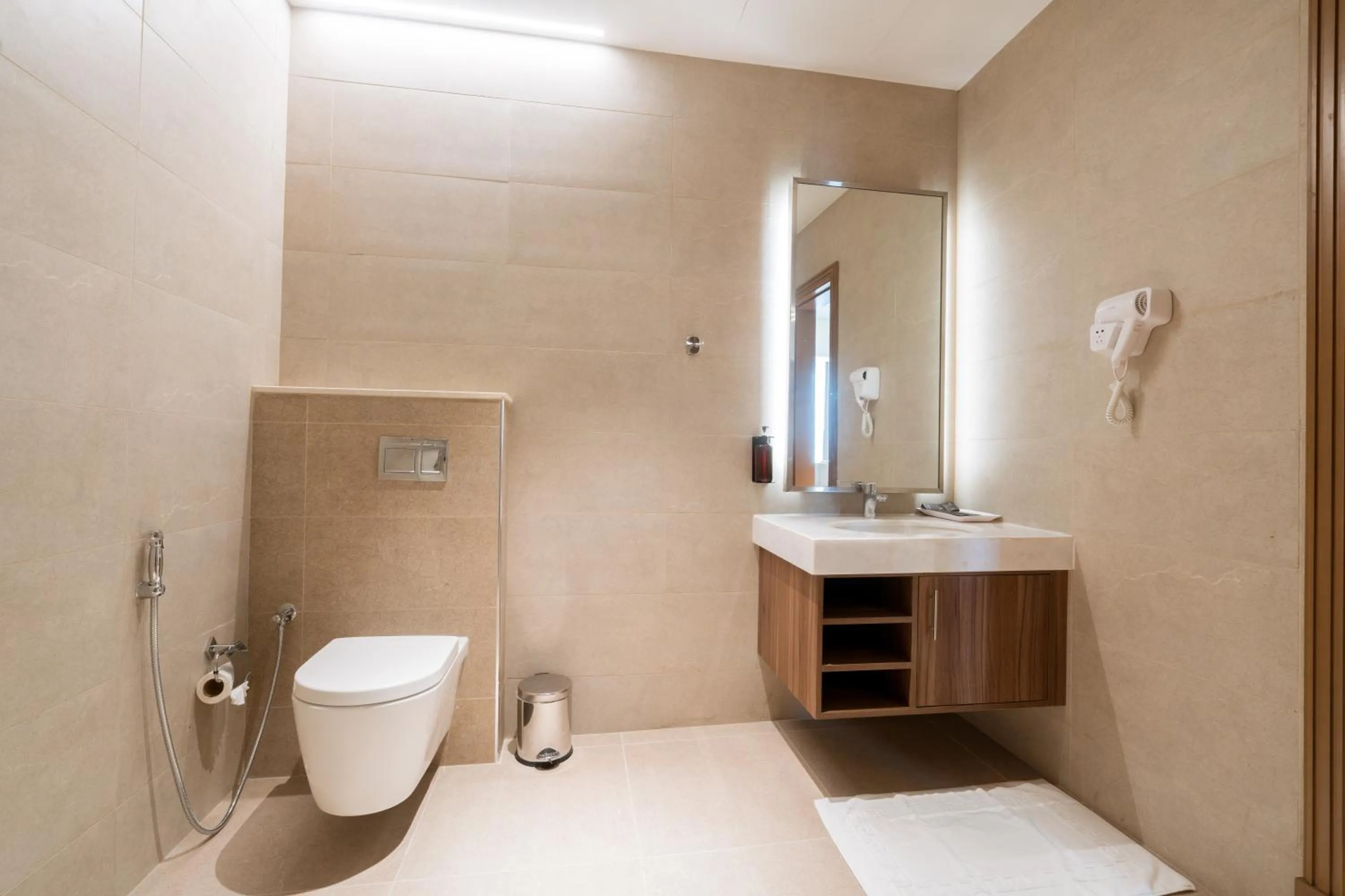 Toilet in Kyriad Muscat