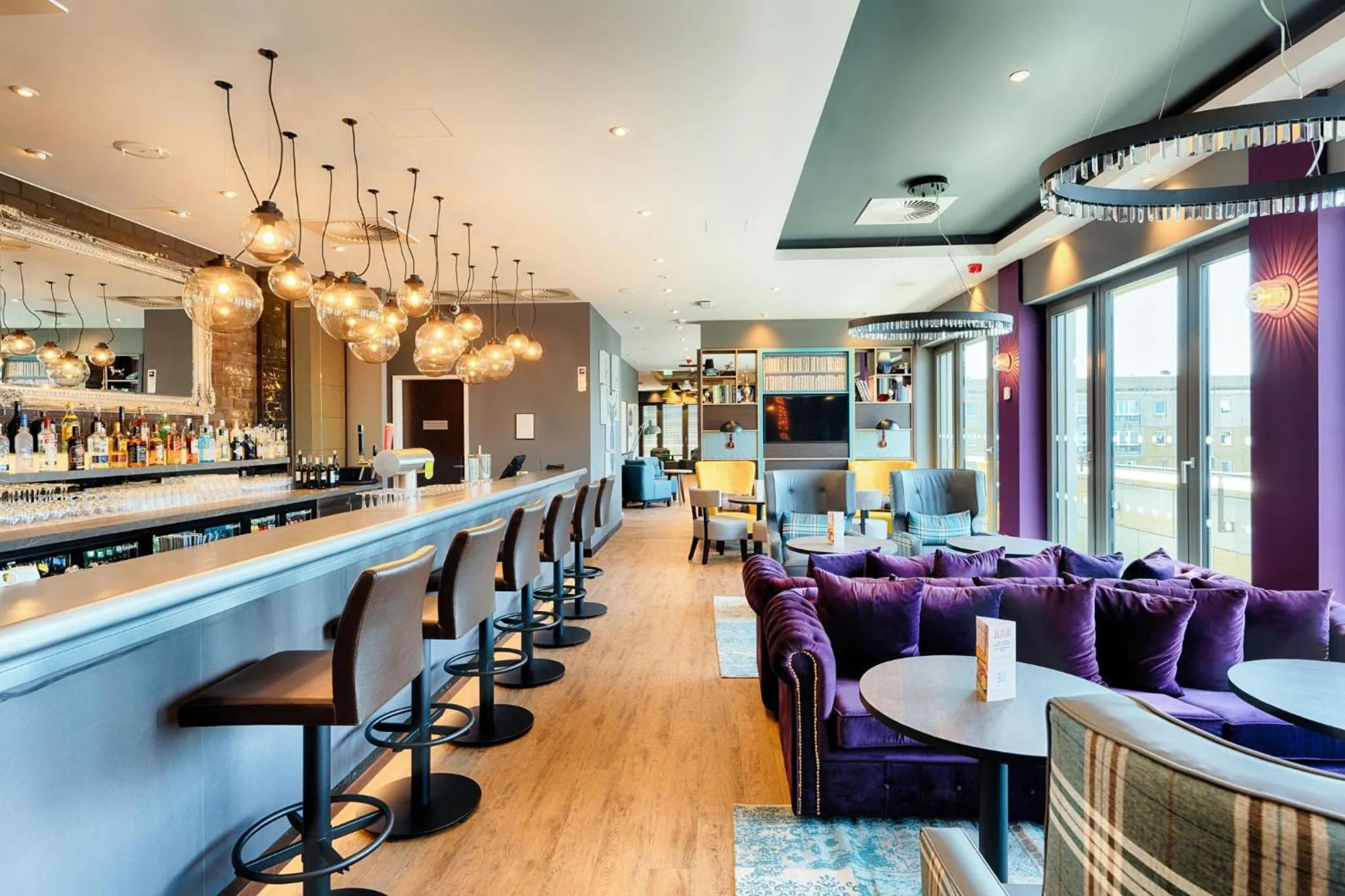 Lounge or bar in Premier Inn Dresden City Prager Straße