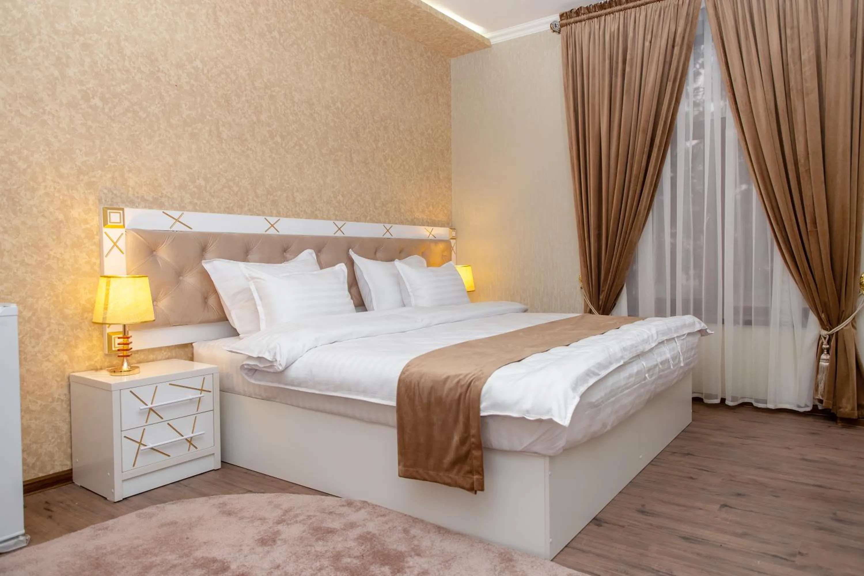 Bed in The Royal Hotel