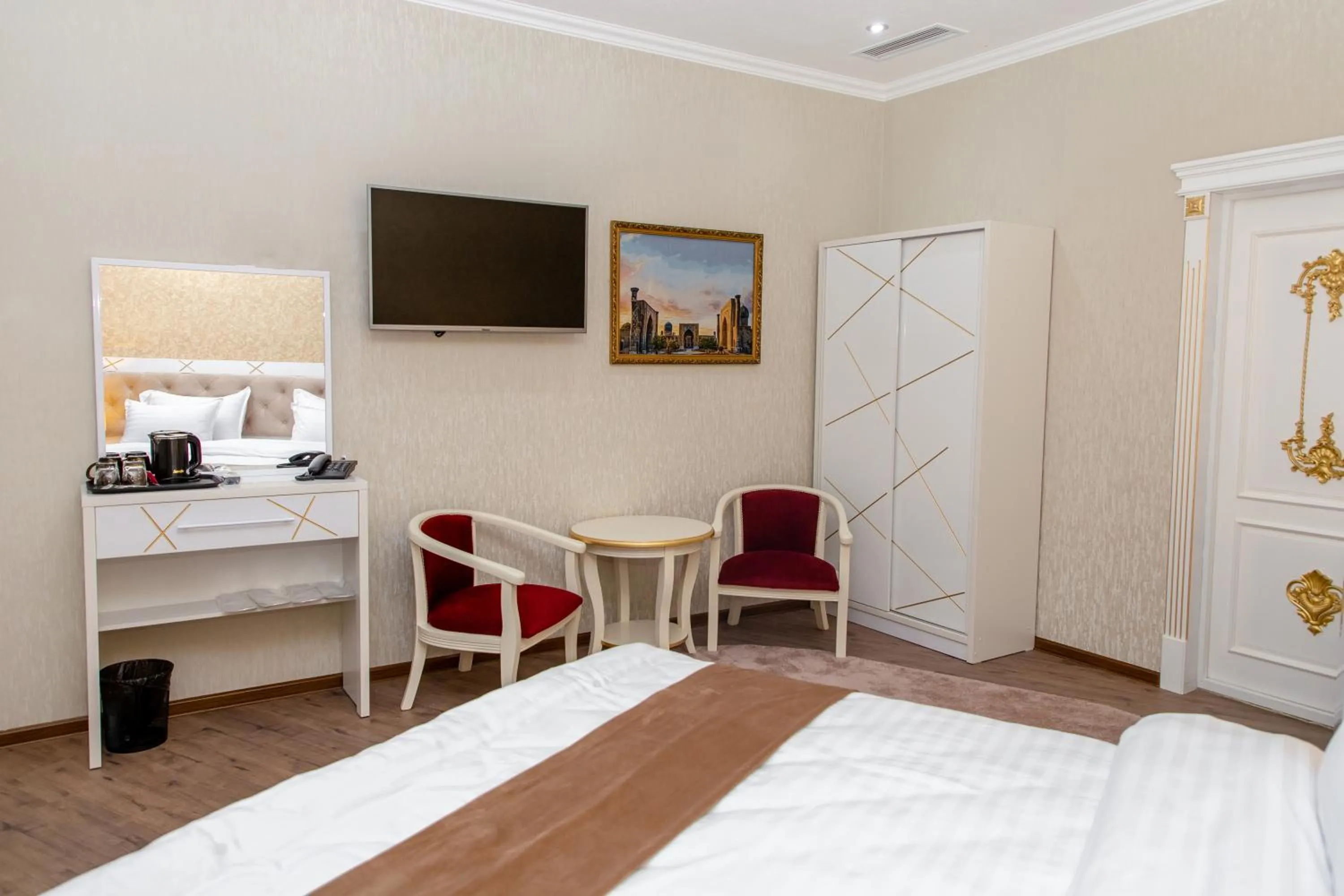 Bed in The Royal Hotel