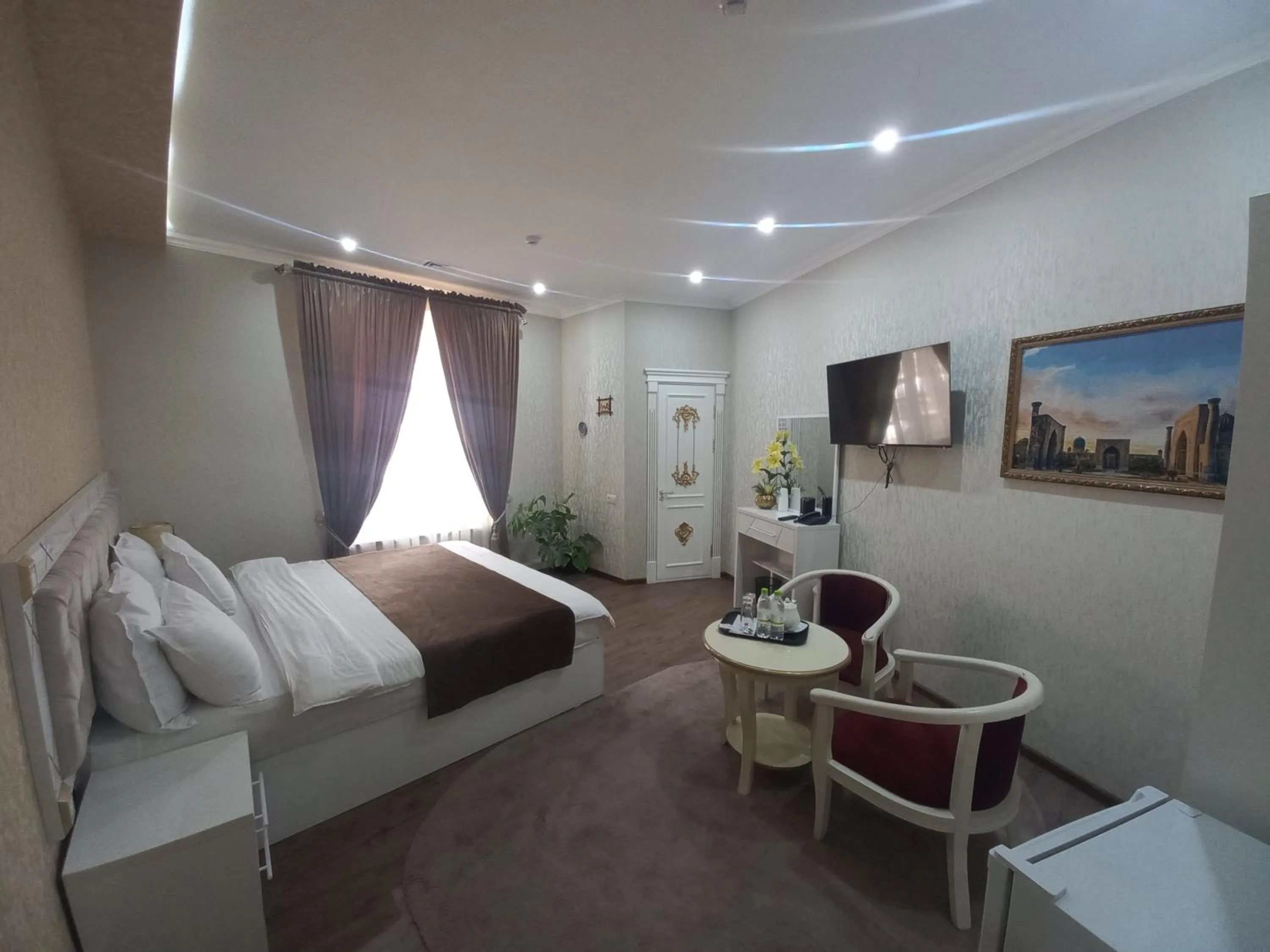 Bed in The Royal Hotel