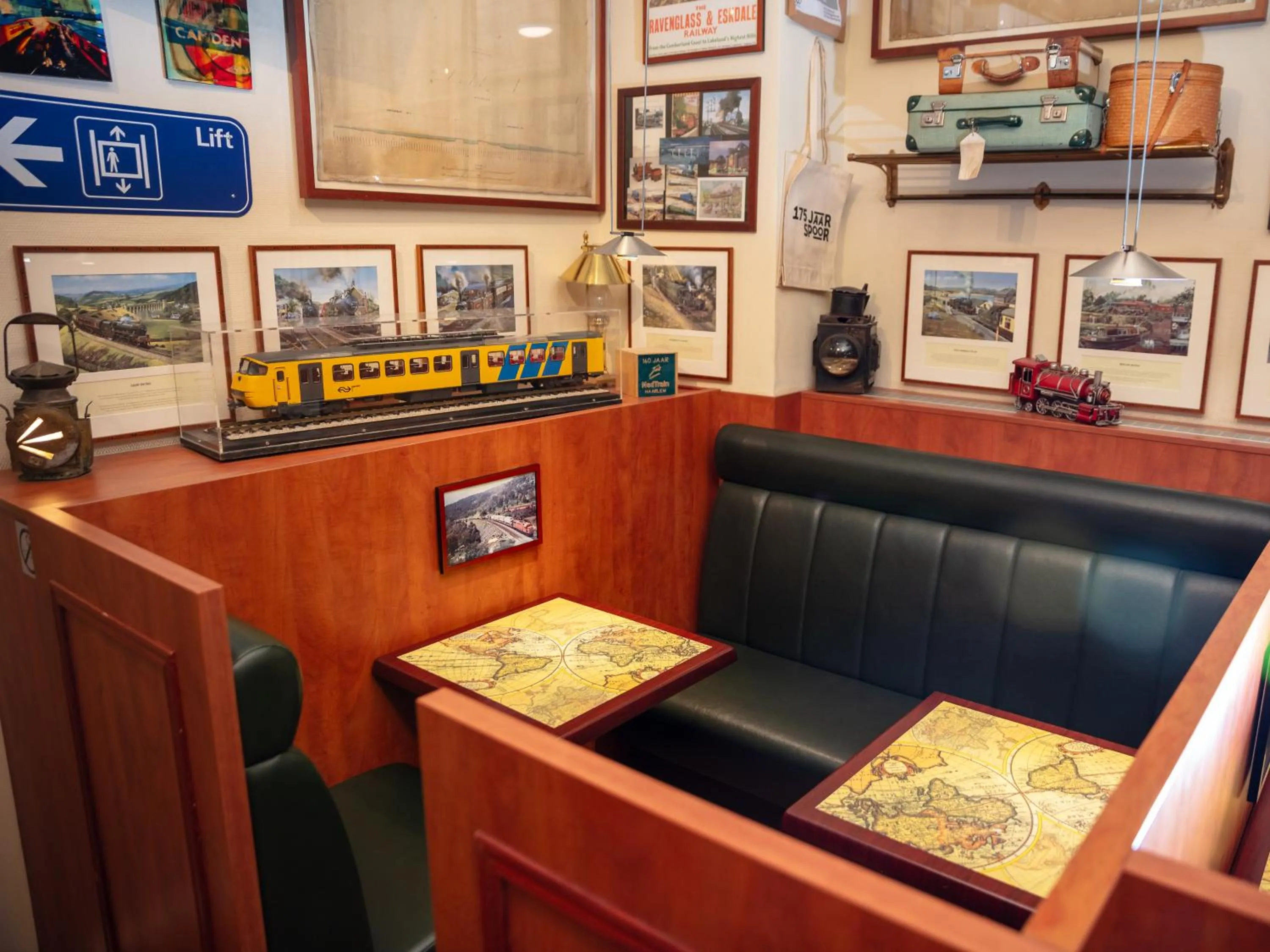 Lounge or bar in A-Train Hotel