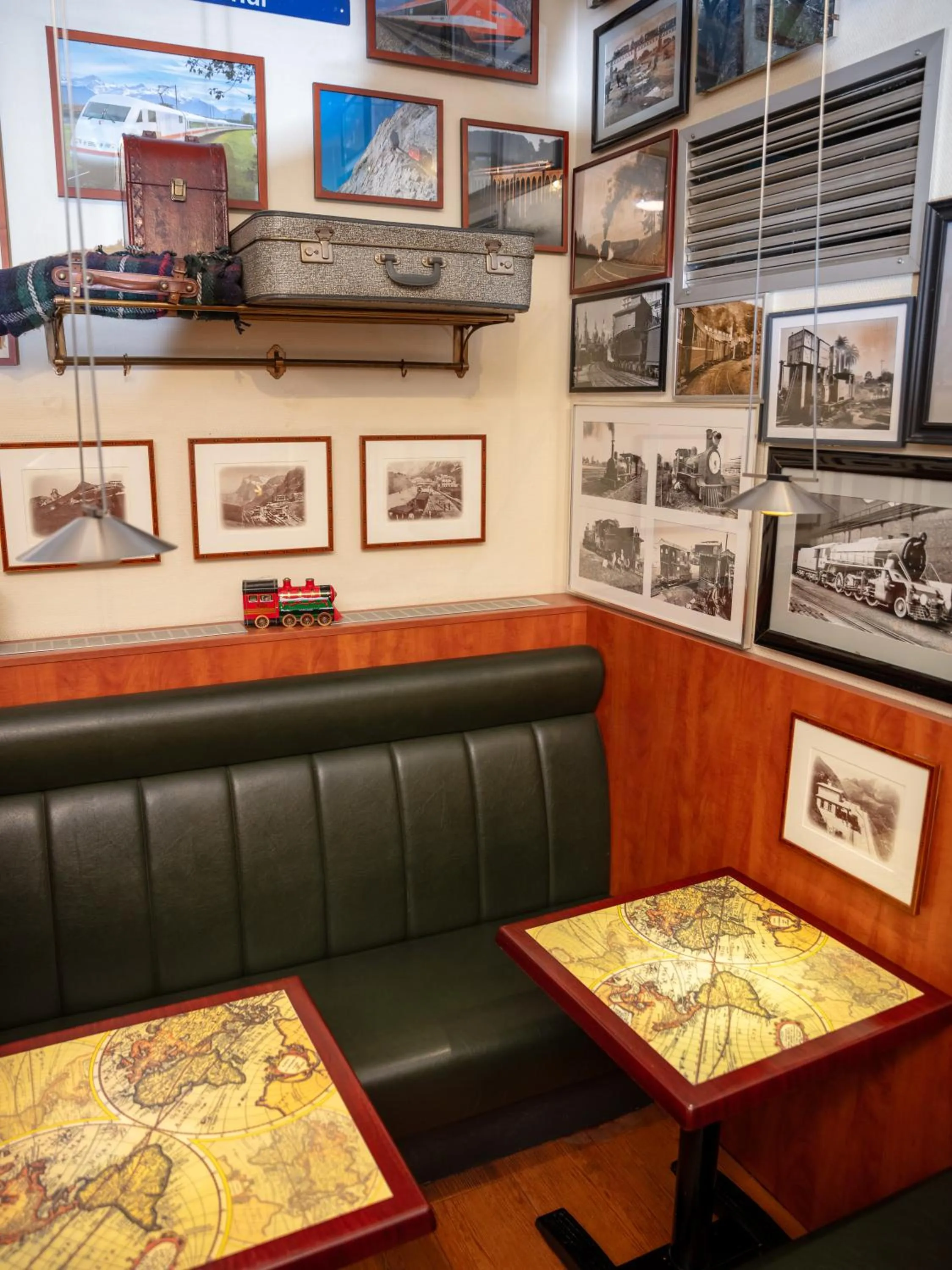 Lounge or bar in A-Train Hotel