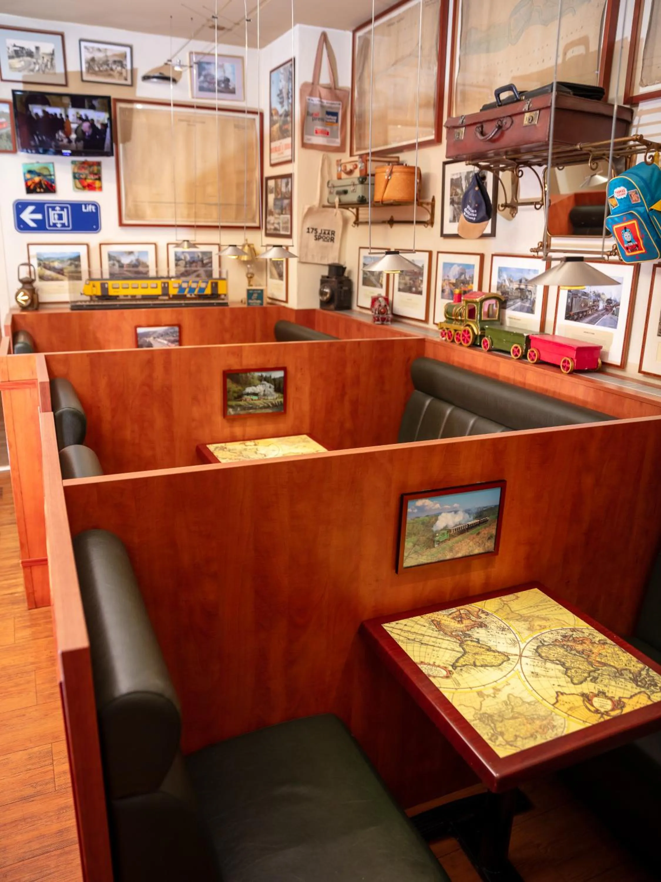 Lounge or bar in A-Train Hotel