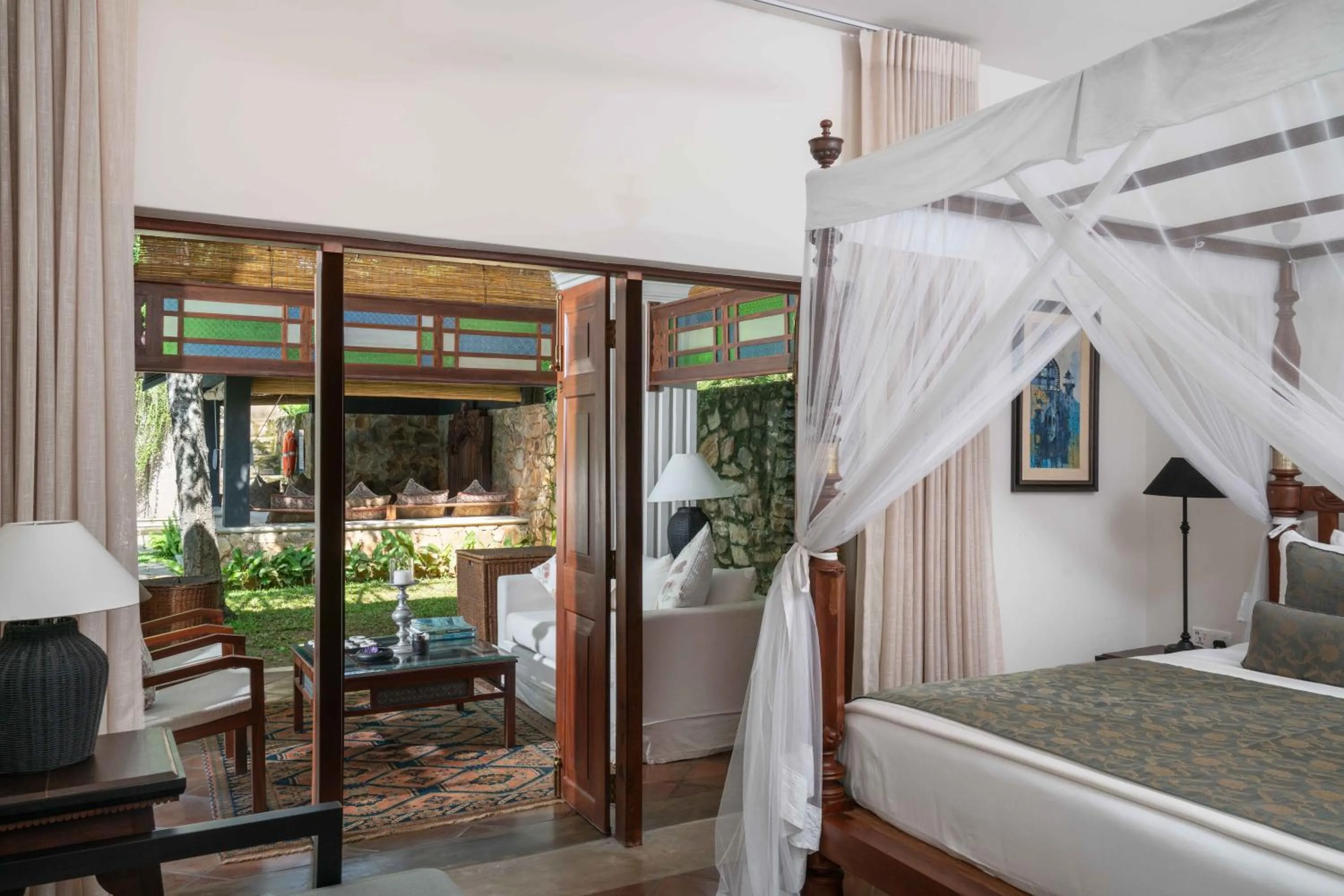 View (from property/room), Bed in Taru Villas Kandy