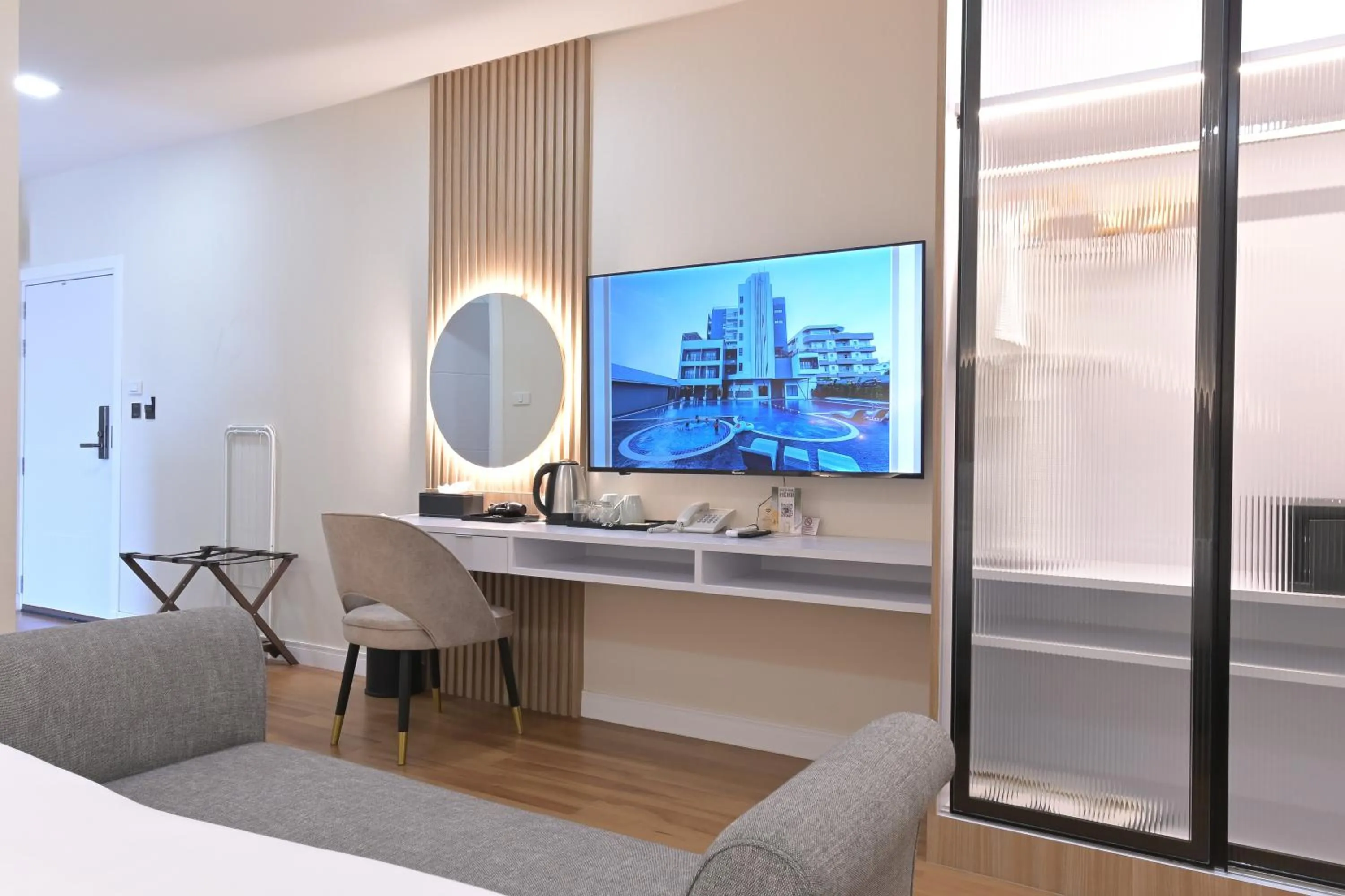 Bedroom, Bed in Shewin de Bangkok