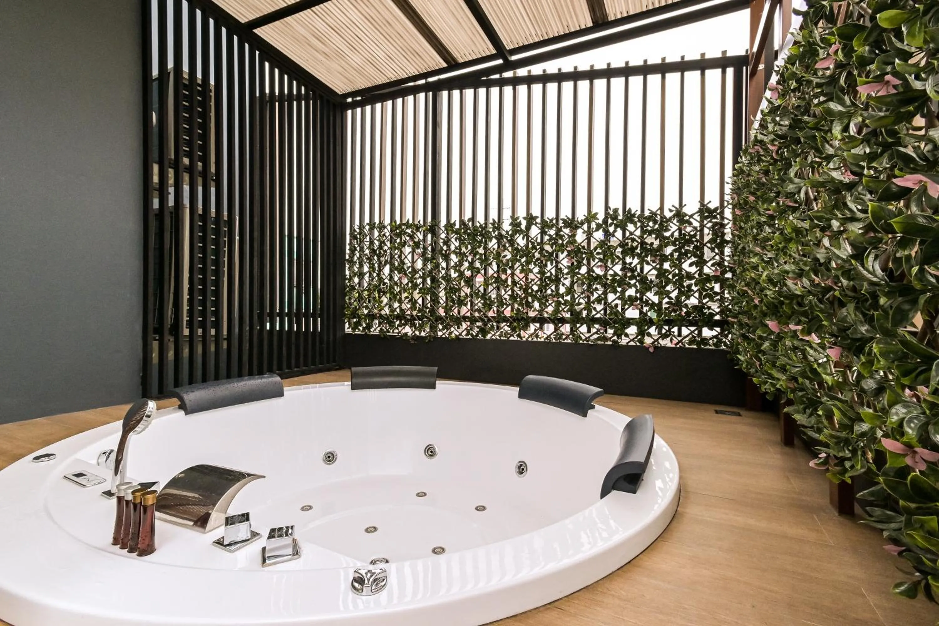 Area and facilities in Shewin de Bangkok