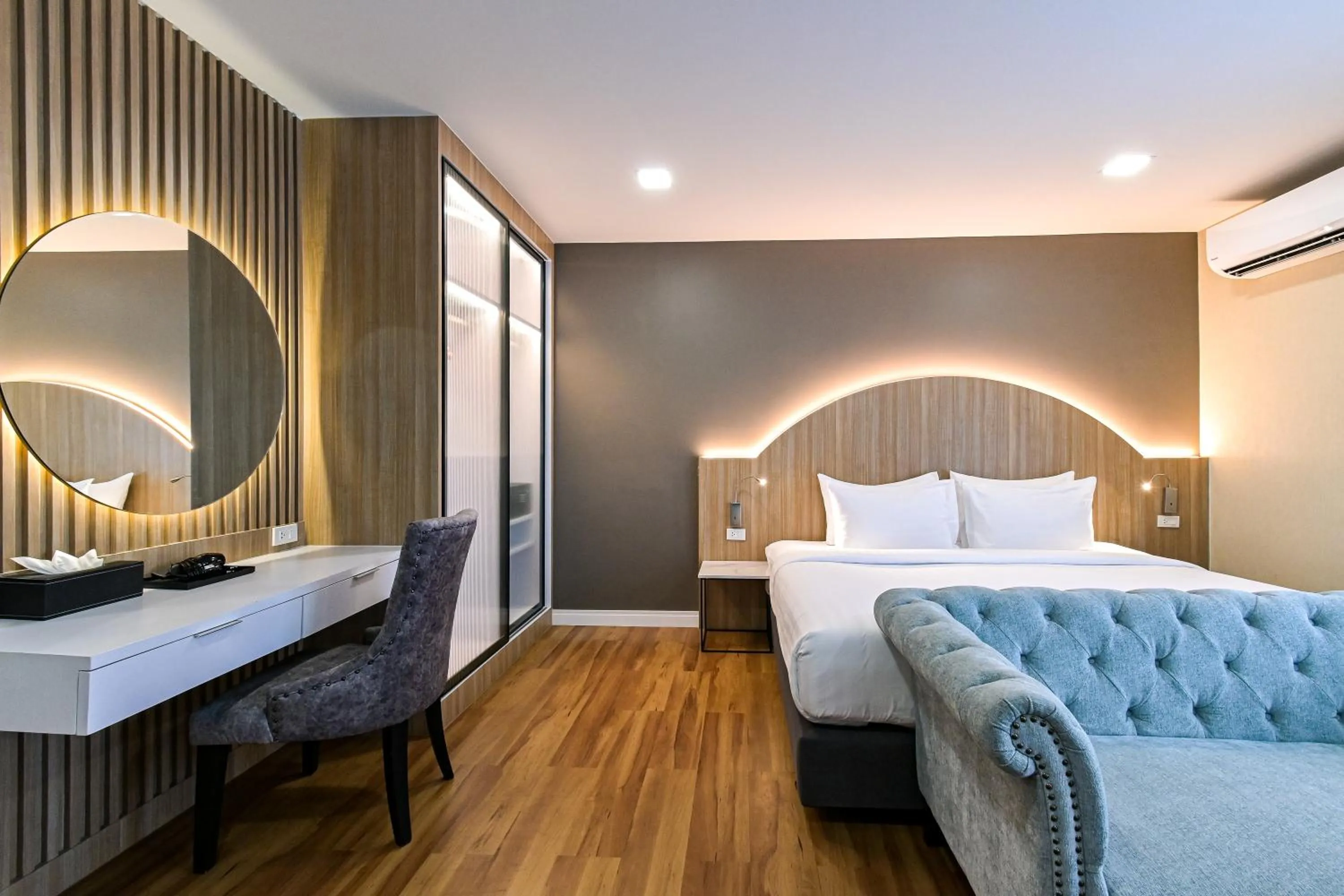 Bedroom, Bed in Shewin de Bangkok