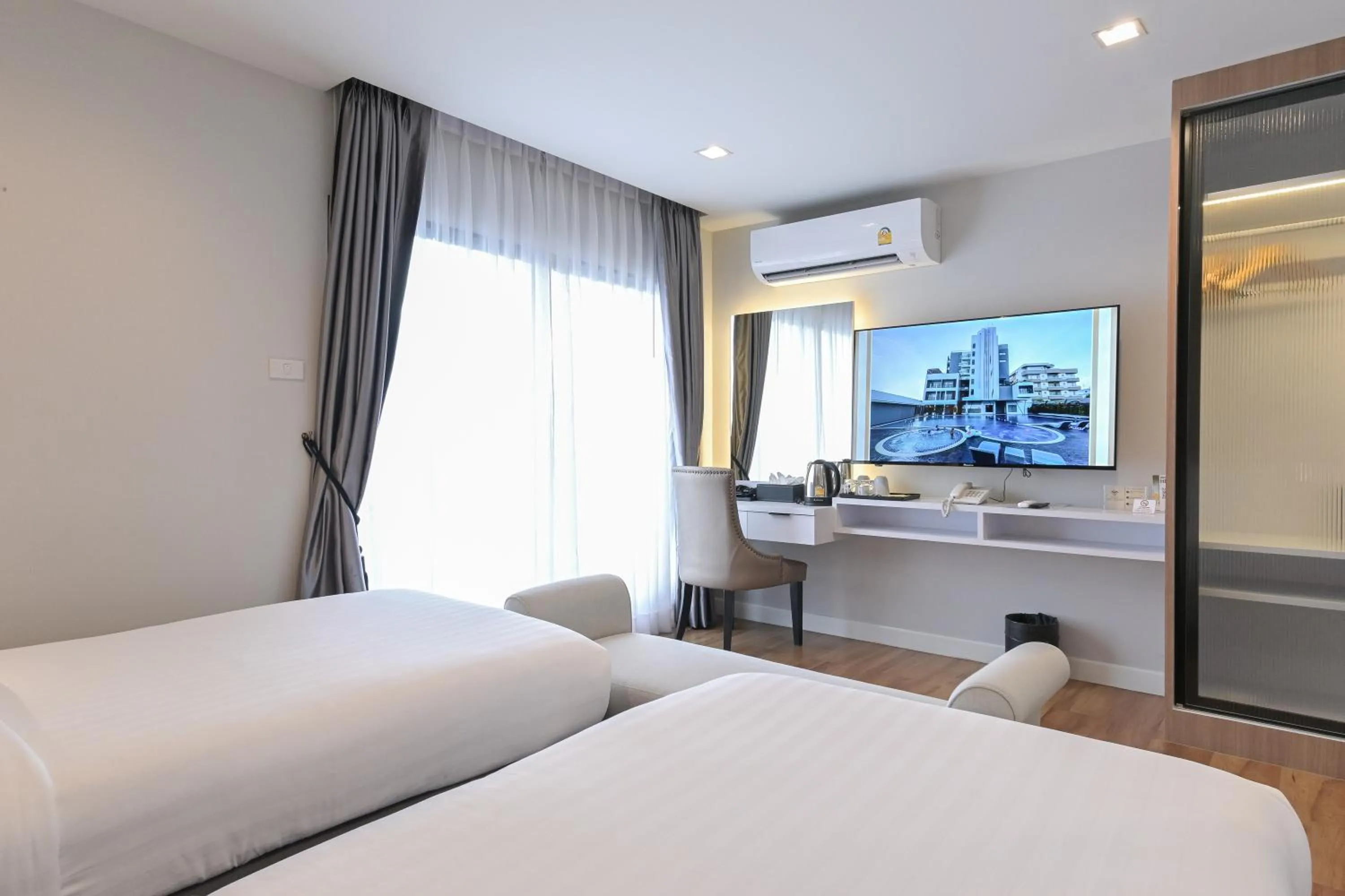 Bedroom, Bed in Shewin de Bangkok