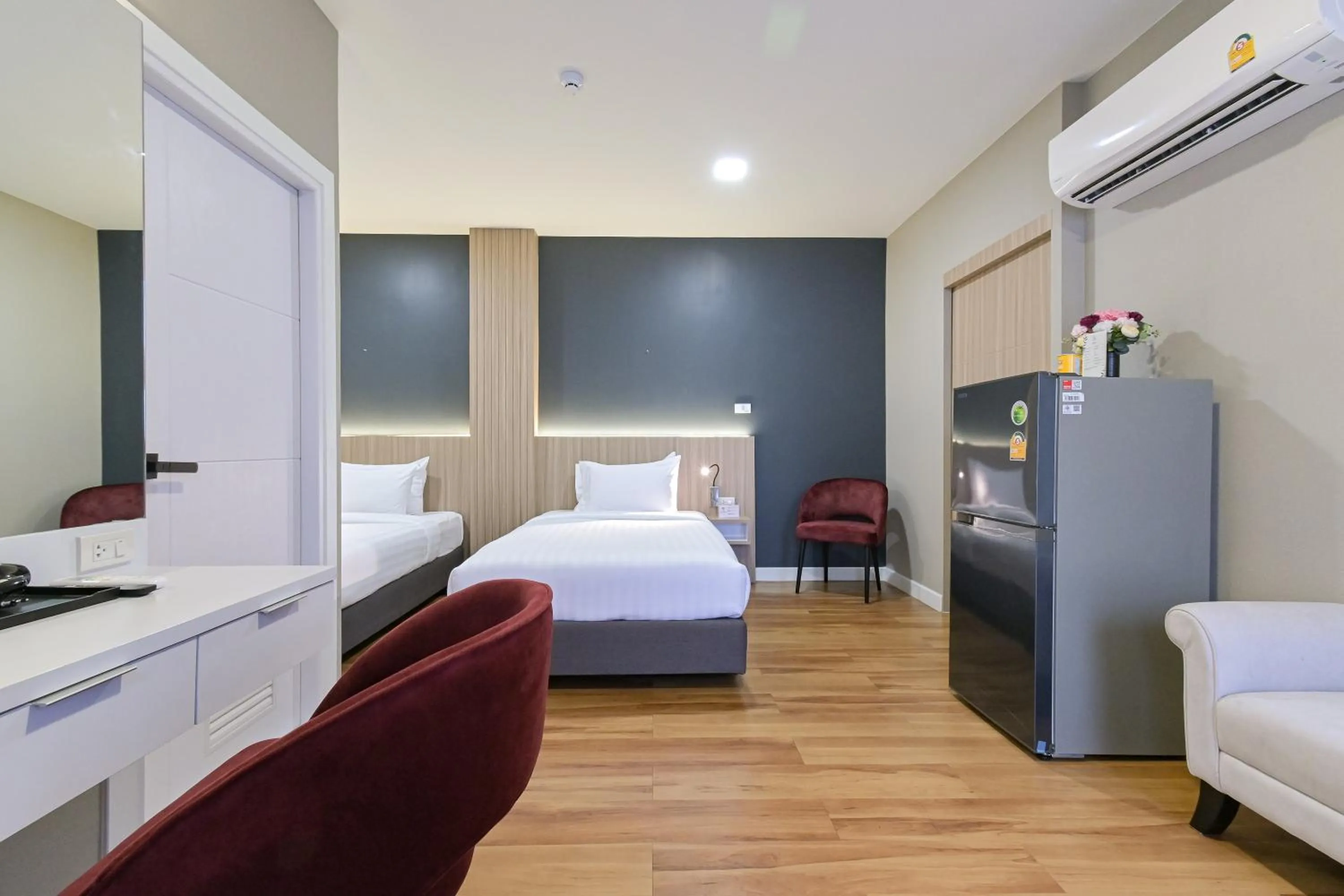 Bedroom, Bed in Shewin de Bangkok