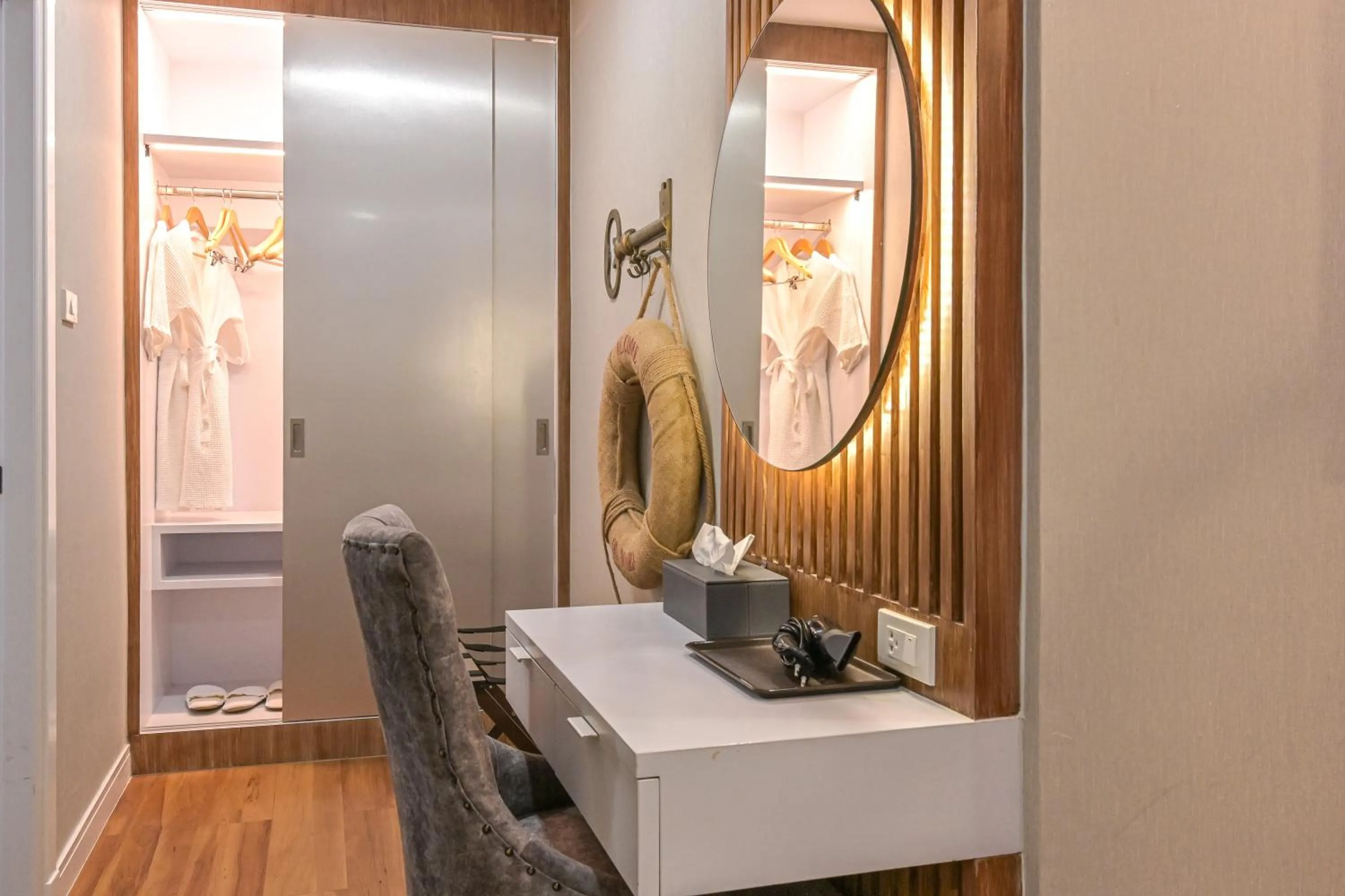 Seating area in Shewin de Bangkok