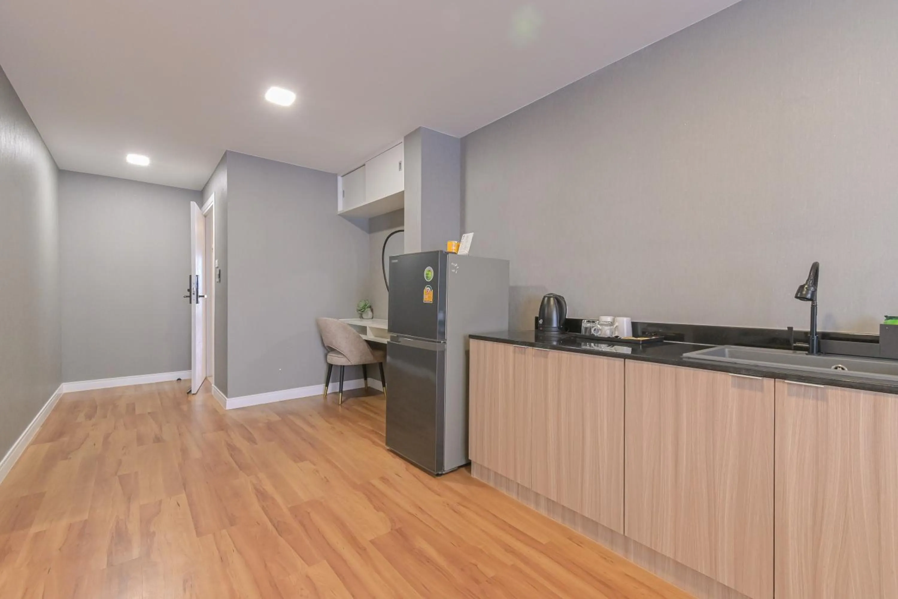 Kitchen or kitchenette in Shewin de Bangkok