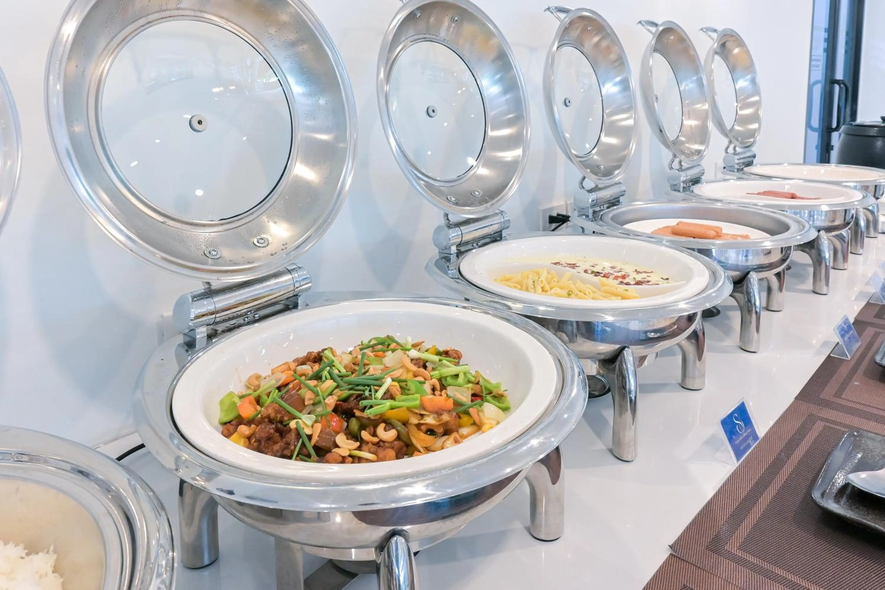 Buffet breakfast in Shewin de Bangkok