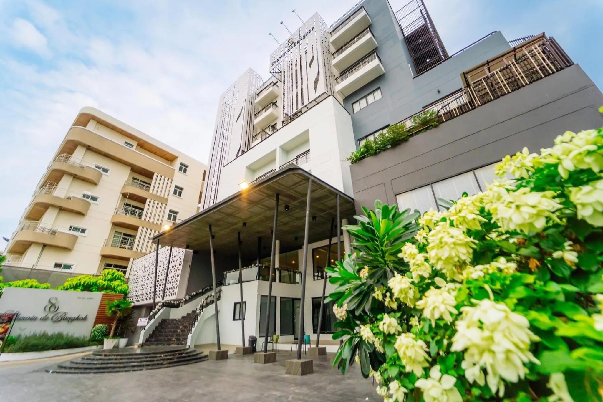 Property building in Shewin de Bangkok