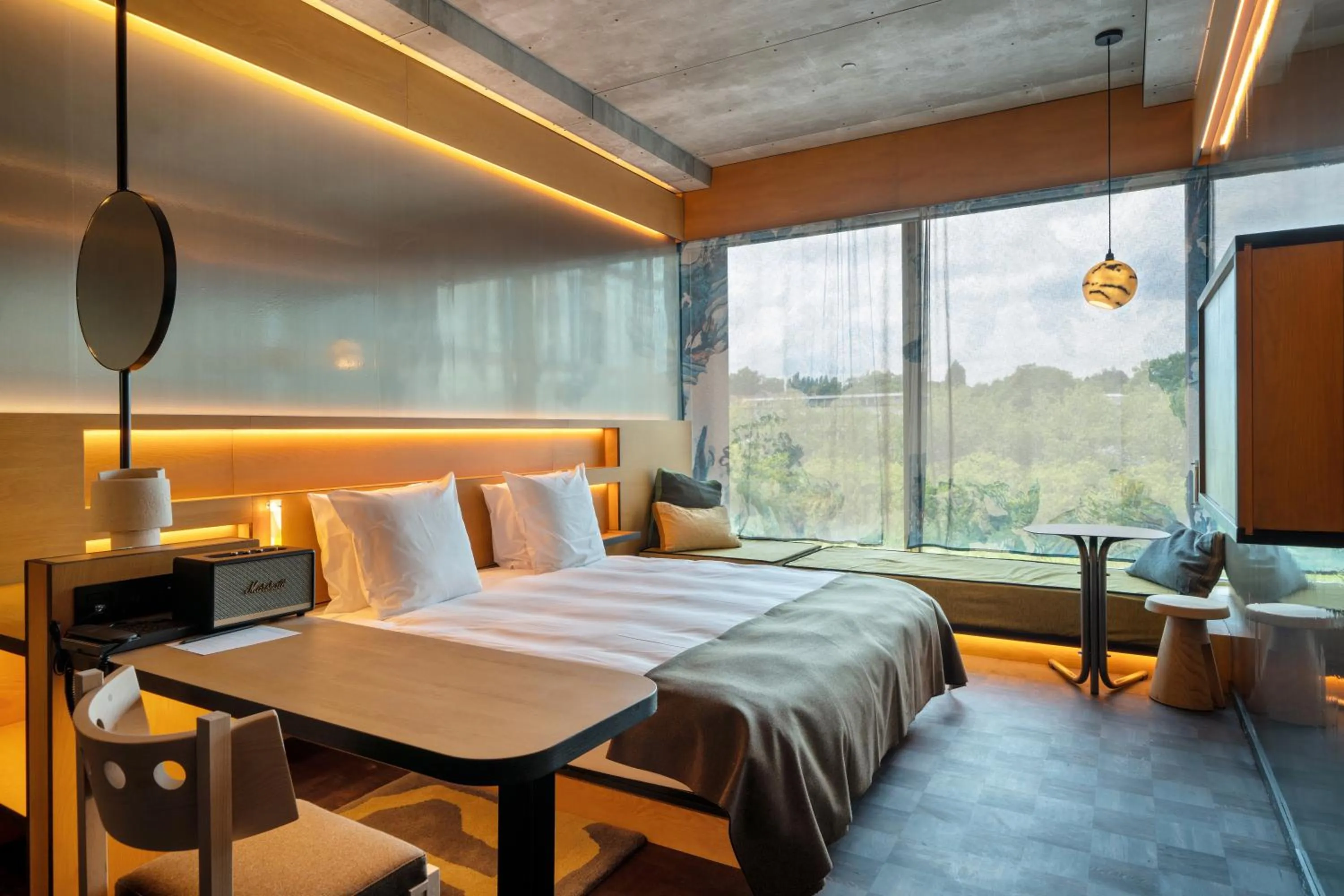 Photo of the whole room, Bed in Mix Brussels --Gym & Wellness for adults only--