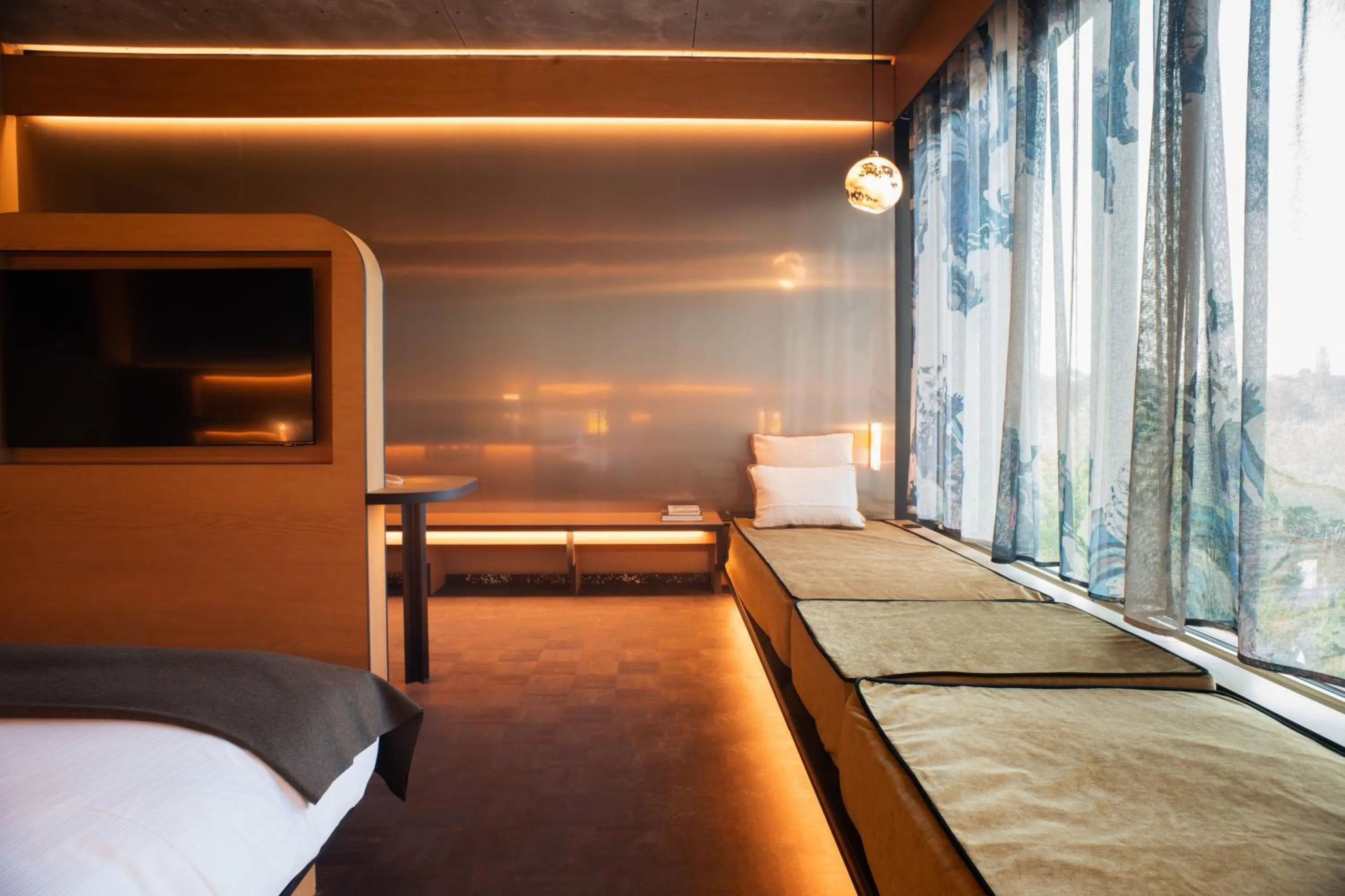 Seating area, Bed in Mix Brussels --Gym & Wellness for adults only--