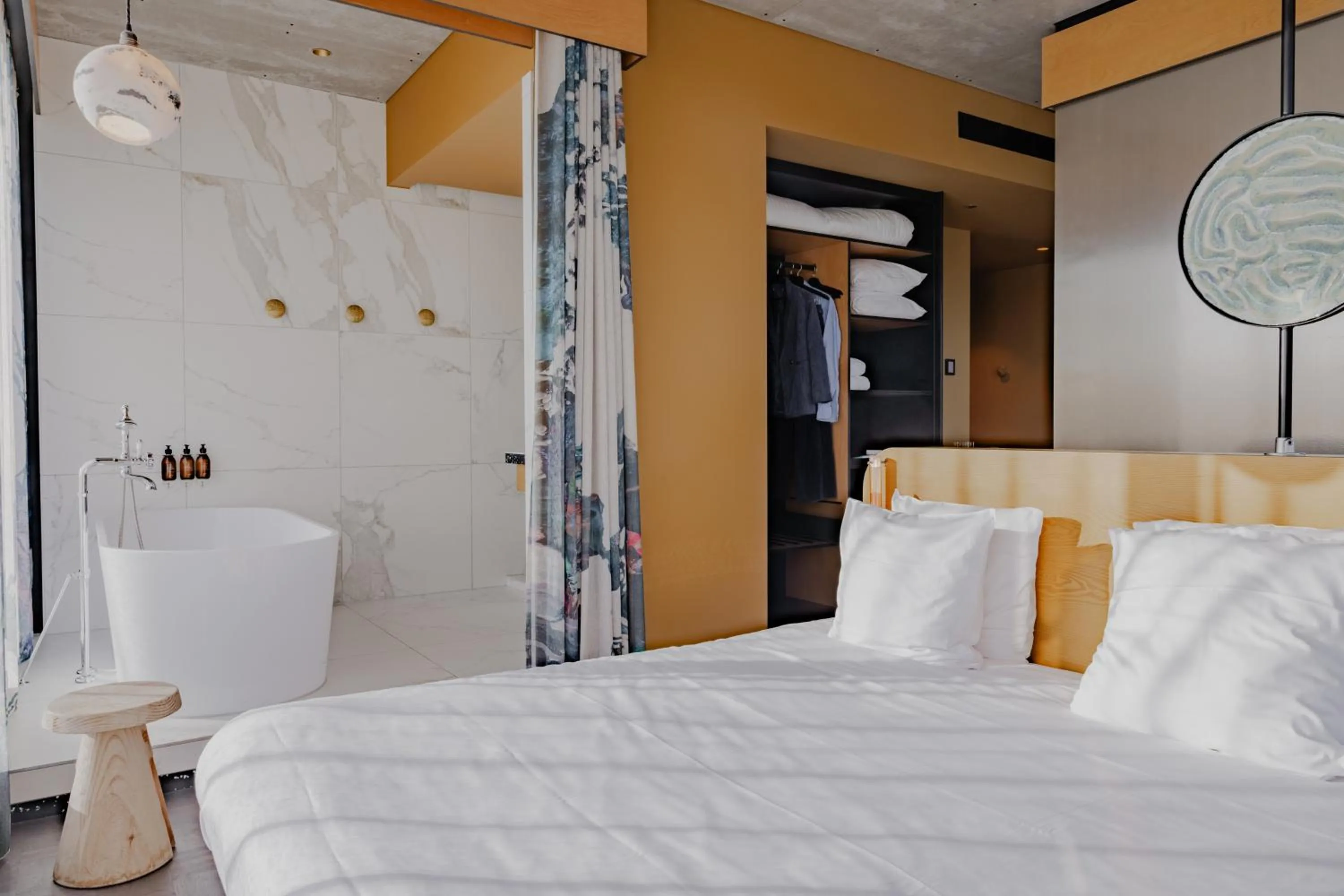 Bathroom, Bed in Mix Brussels --Gym & Wellness for adults only--