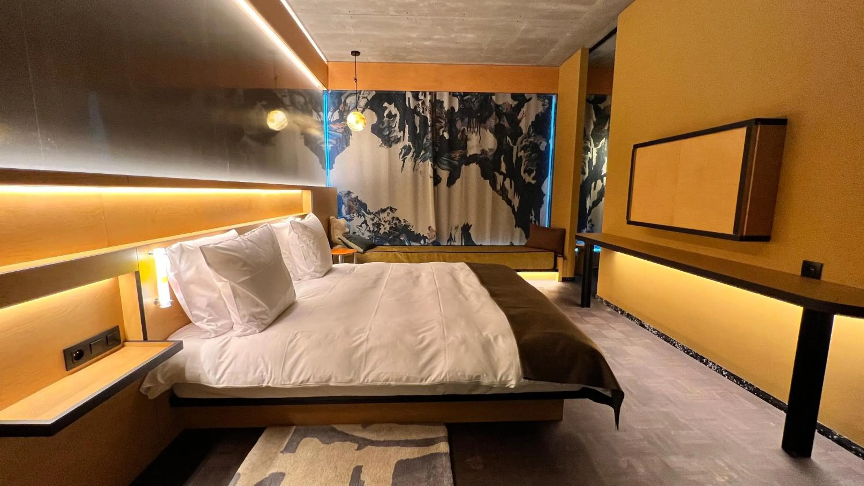 Bed in Mix Brussels --Gym & Wellness for adults only--