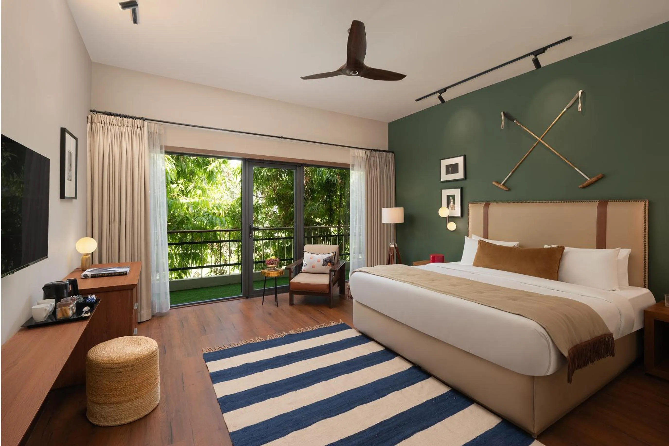 room service, Bed in Modi Estate, Meerut - AM Hotel Kollection