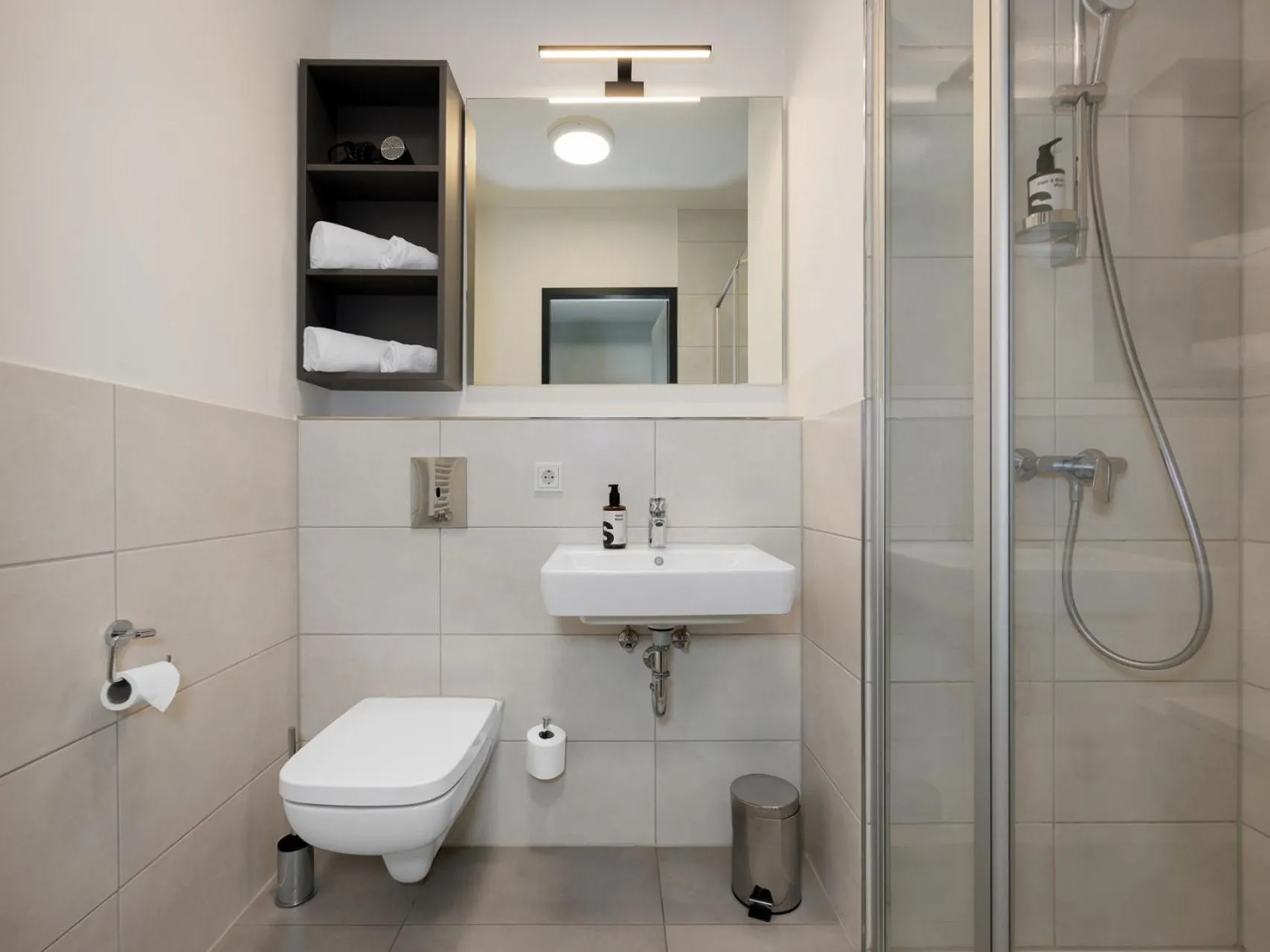 Shower in smartments Frankfurt City-Ost