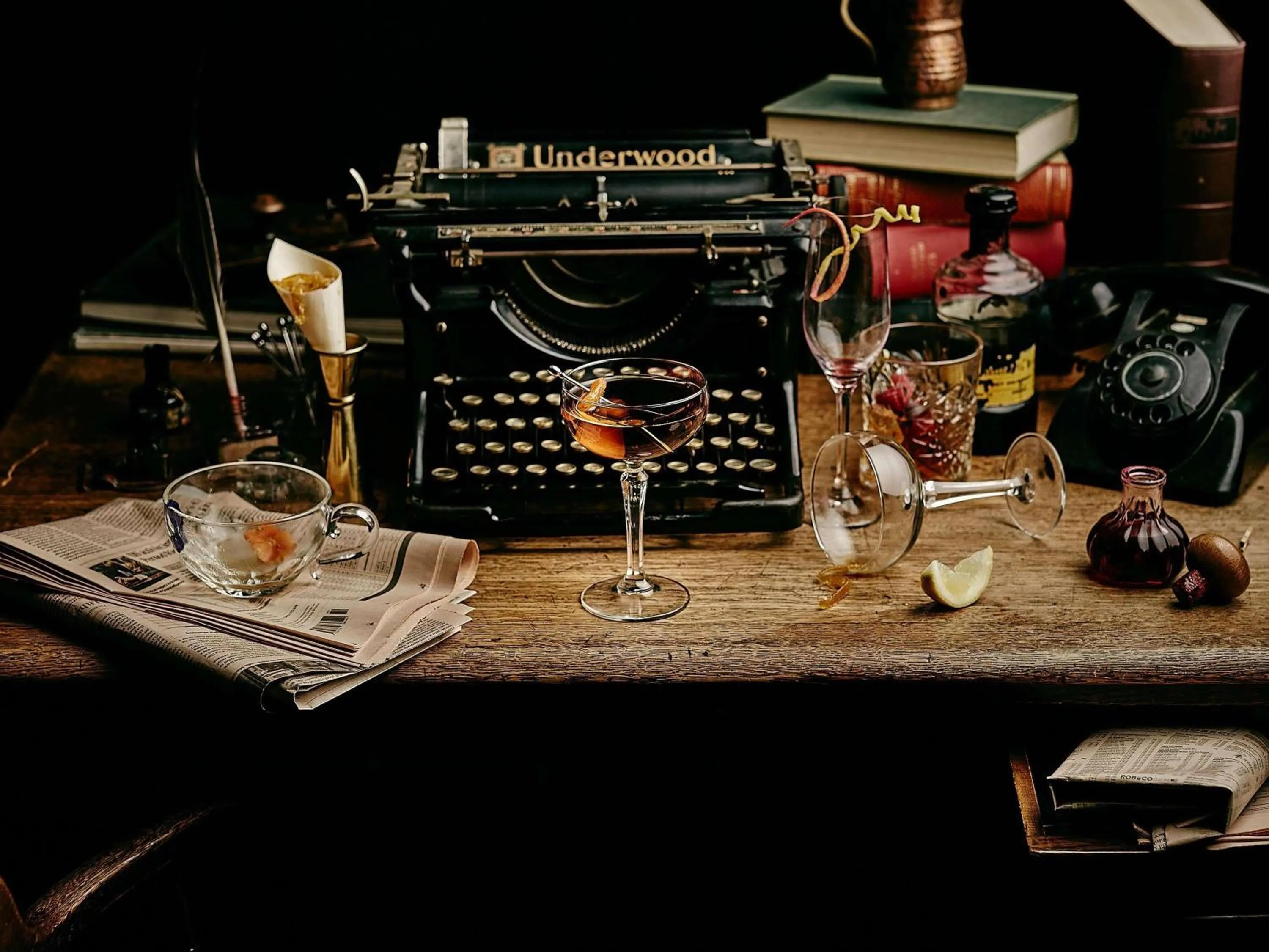 Lounge or bar in INK Hotel Amsterdam - MGallery Collection