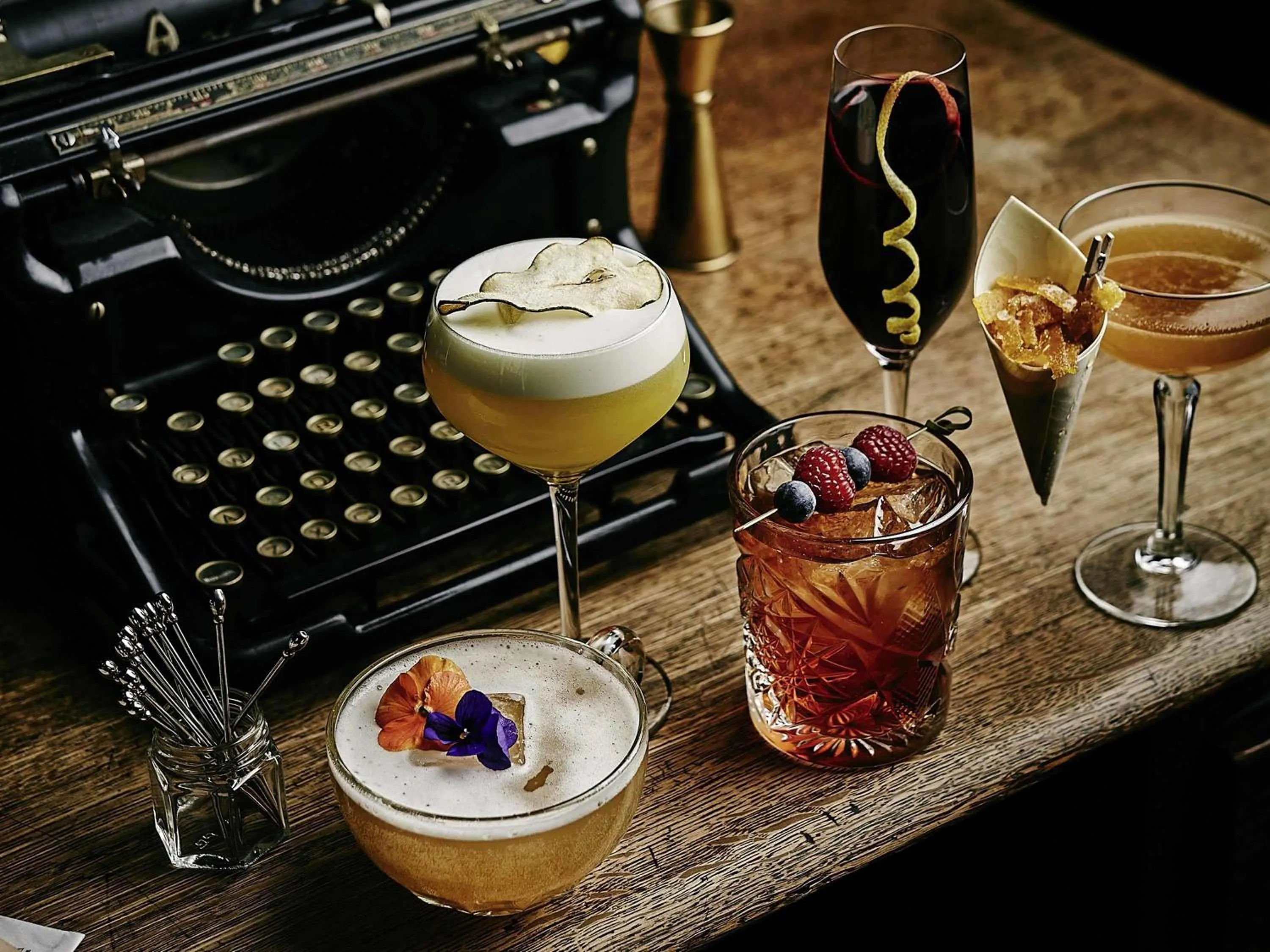 Lounge or bar in INK Hotel Amsterdam - MGallery Collection