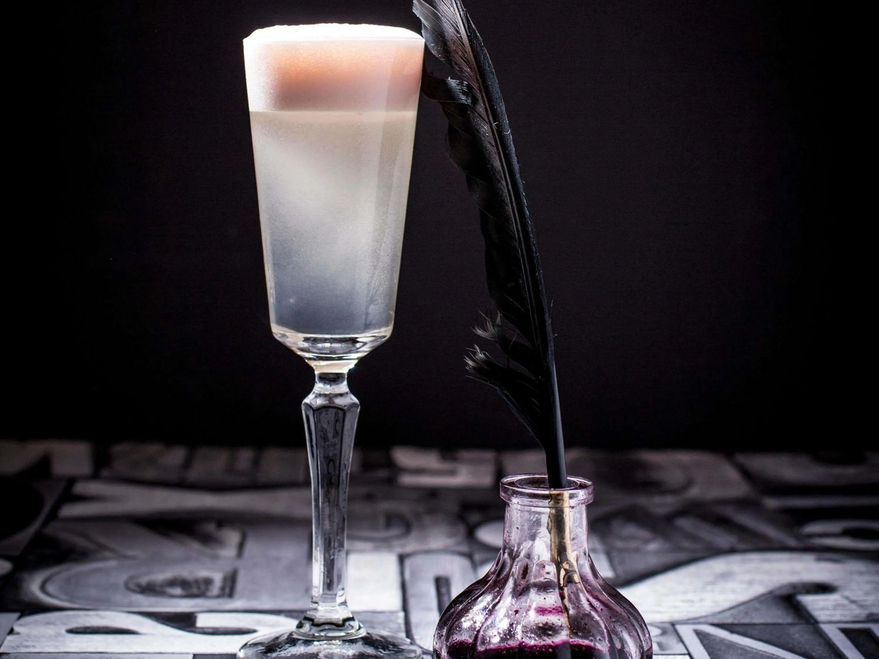 Lounge or bar in INK Hotel Amsterdam - MGallery Collection