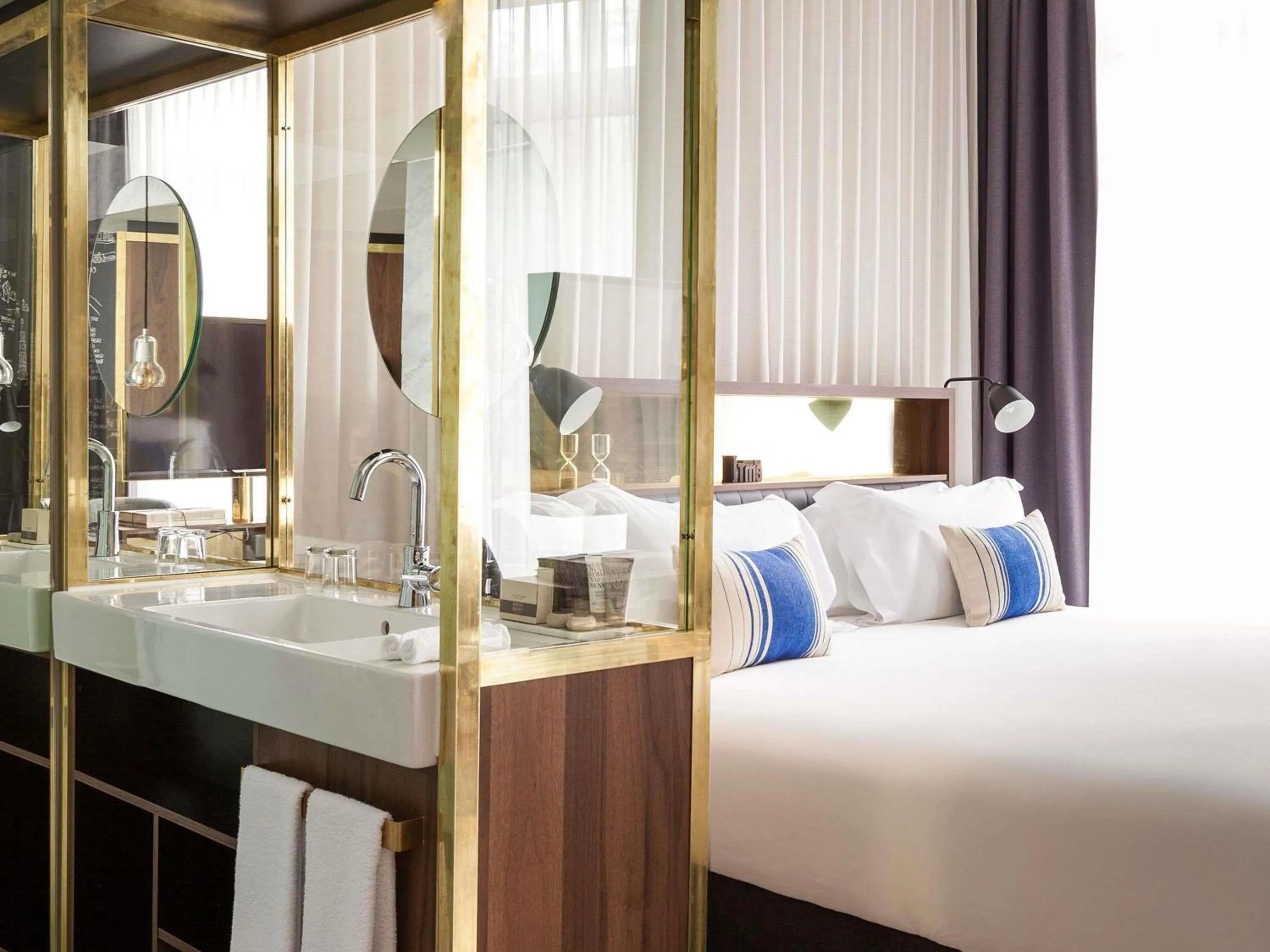 Photo of the whole room, Bed in INK Hotel Amsterdam - MGallery Collection