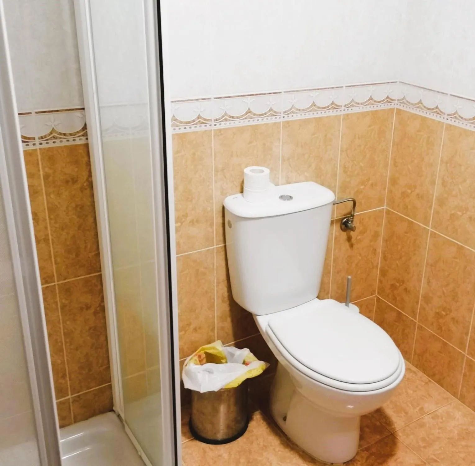 Toilet in Hello Astur Green