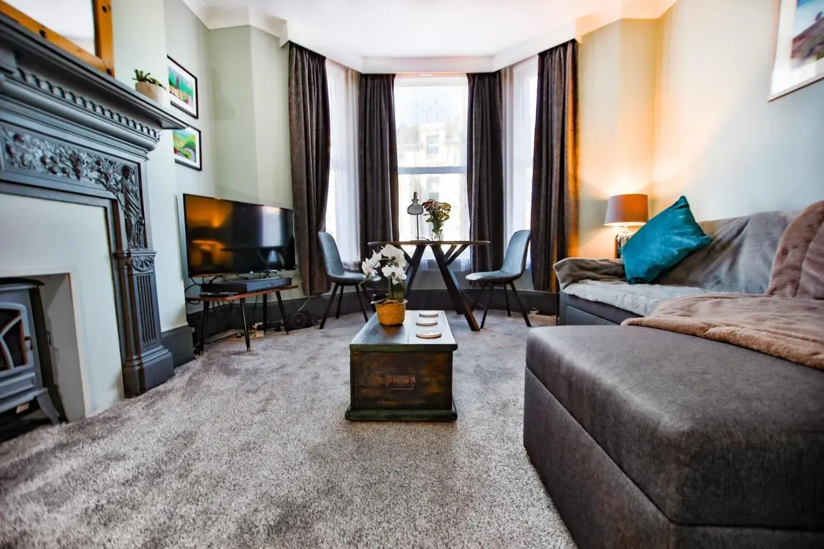 Welcome to Nelson's Quarters Welcome to Nelson's Quarters