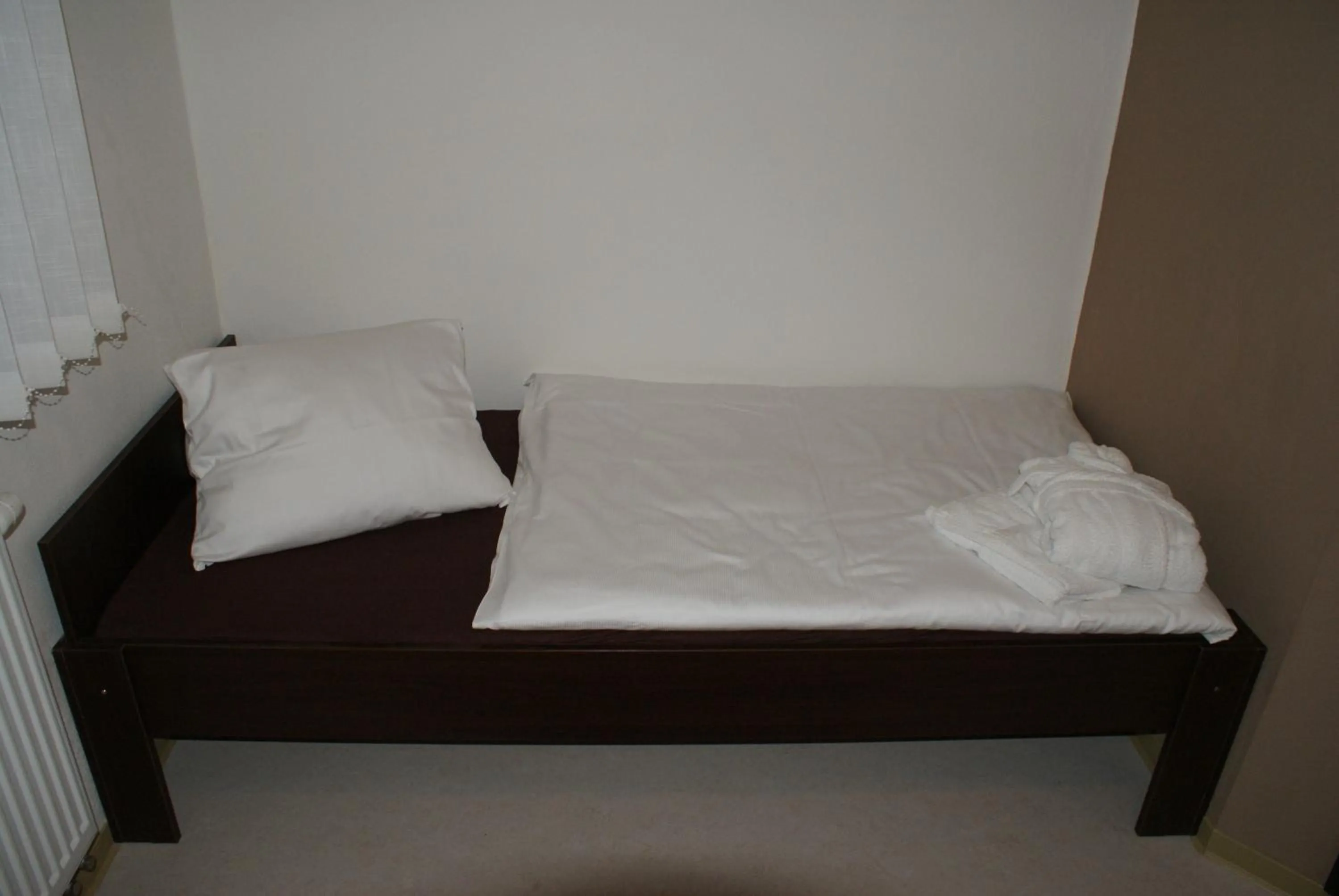 Decorative detail, Bed in JBI Wellness