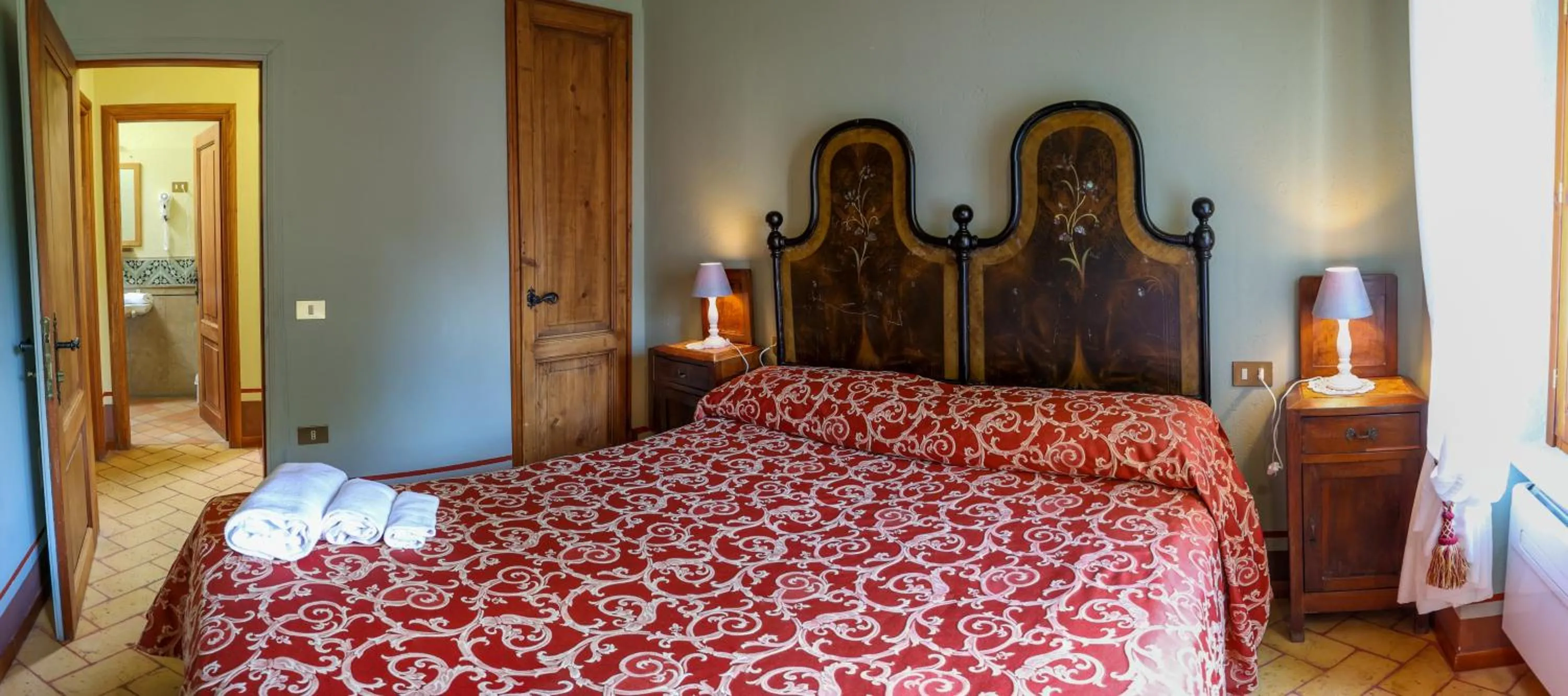 Bedroom, Bed in Albergo Diffuso Borgo Montemaggiore