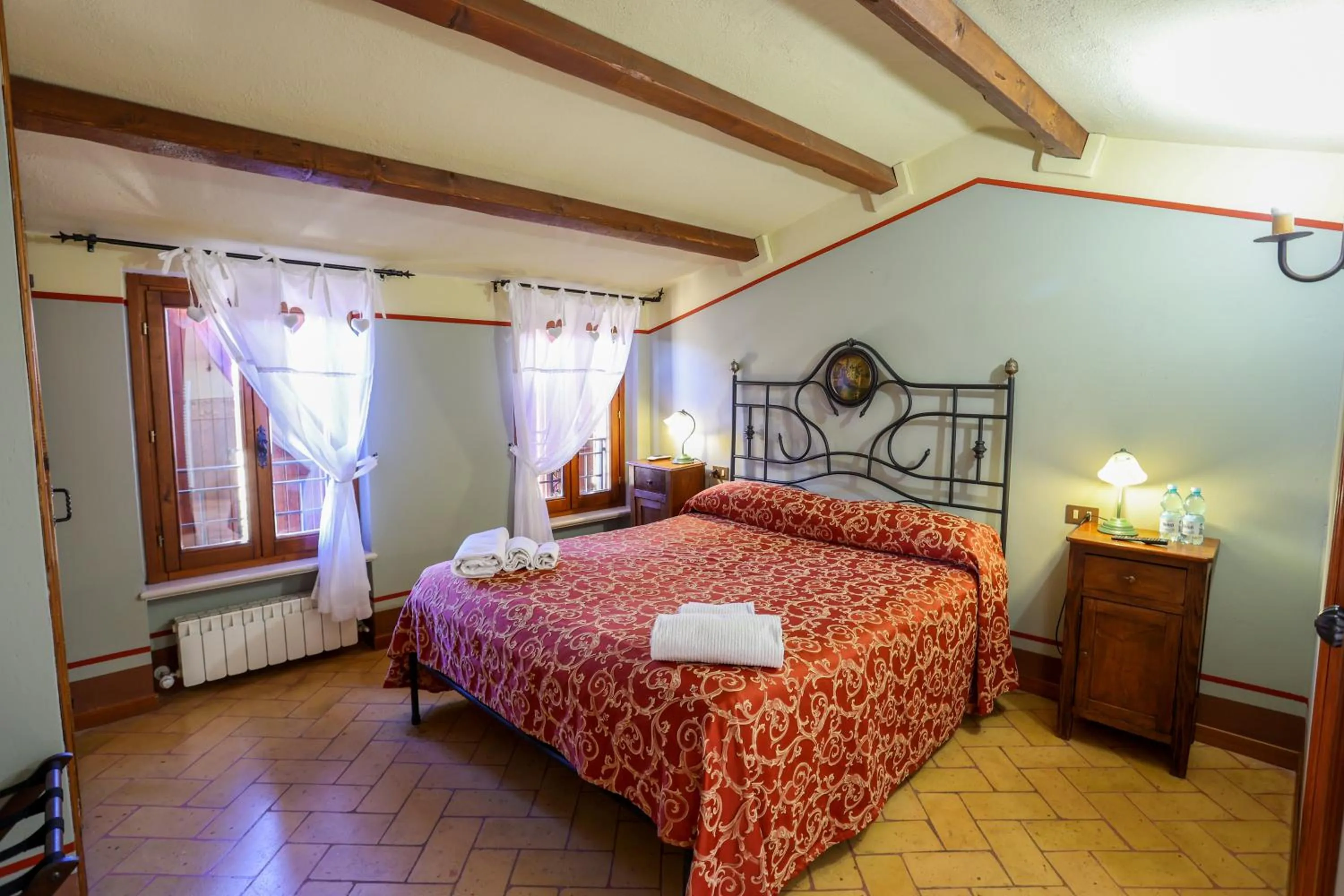 Bedroom, Bed in Albergo Diffuso Borgo Montemaggiore