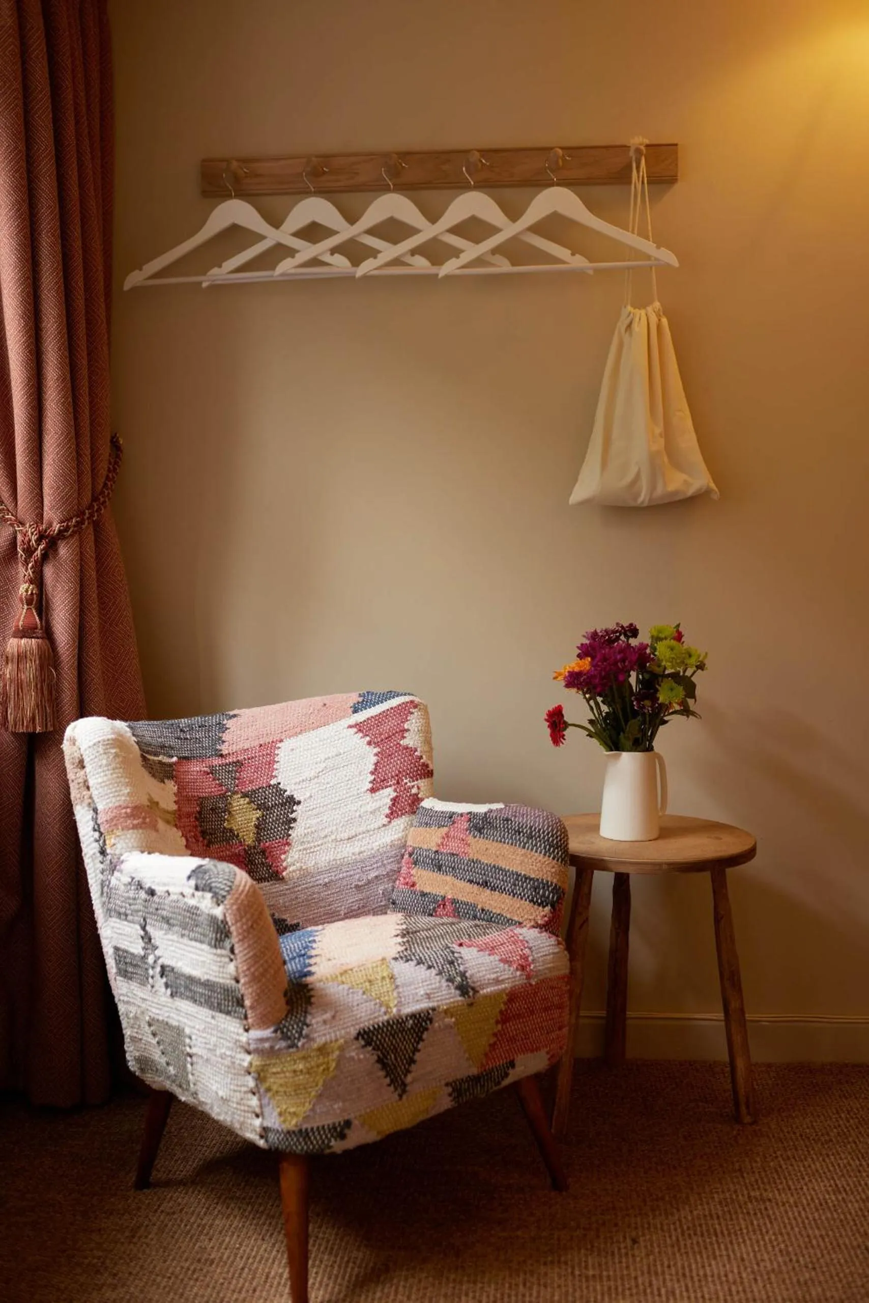 Bedroom in The Queen's Head