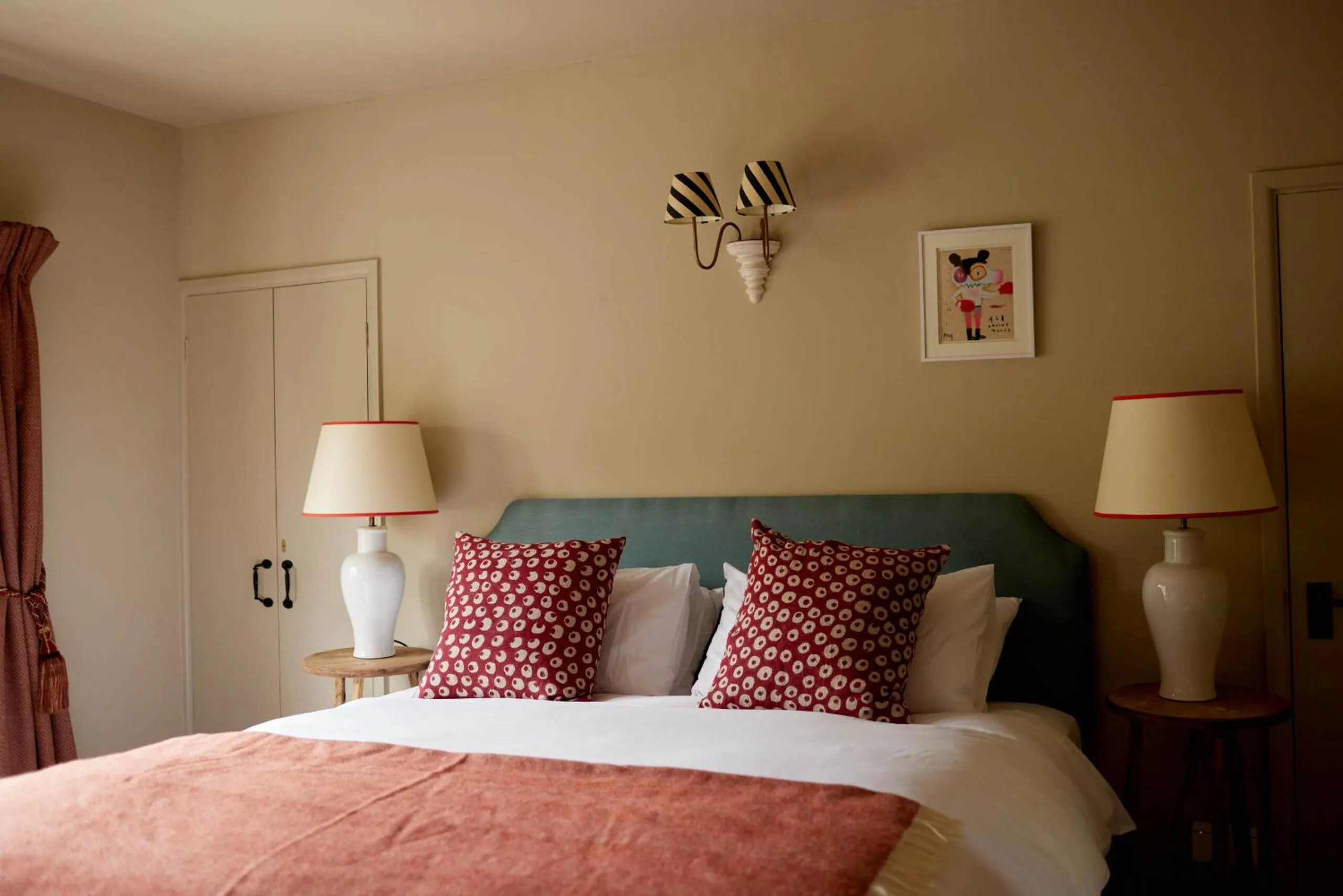 Bedroom, Bed in The Queen's Head