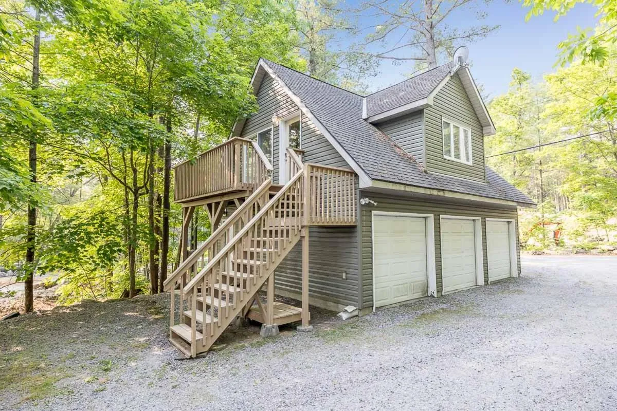 Muskoka Lakeshore Cottage Bliss