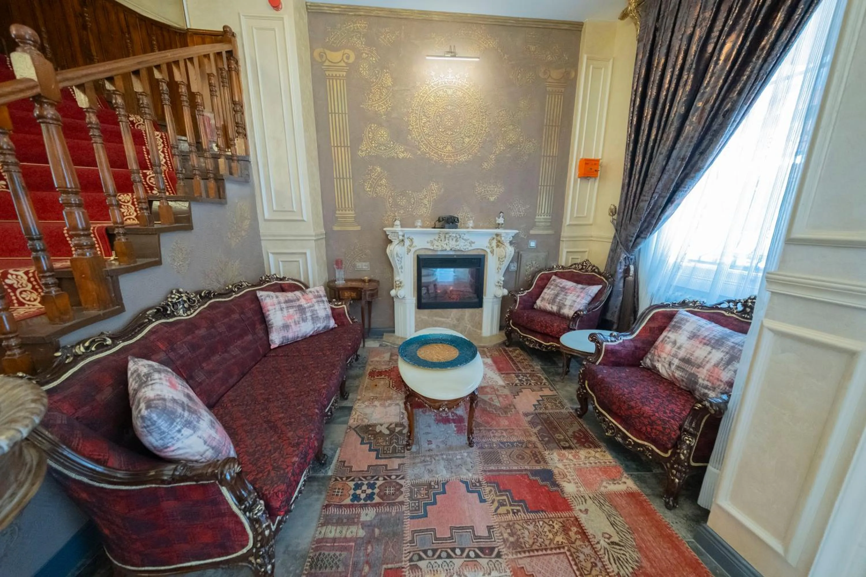 Living room in Solomon's Mansion Hotel Istanbul