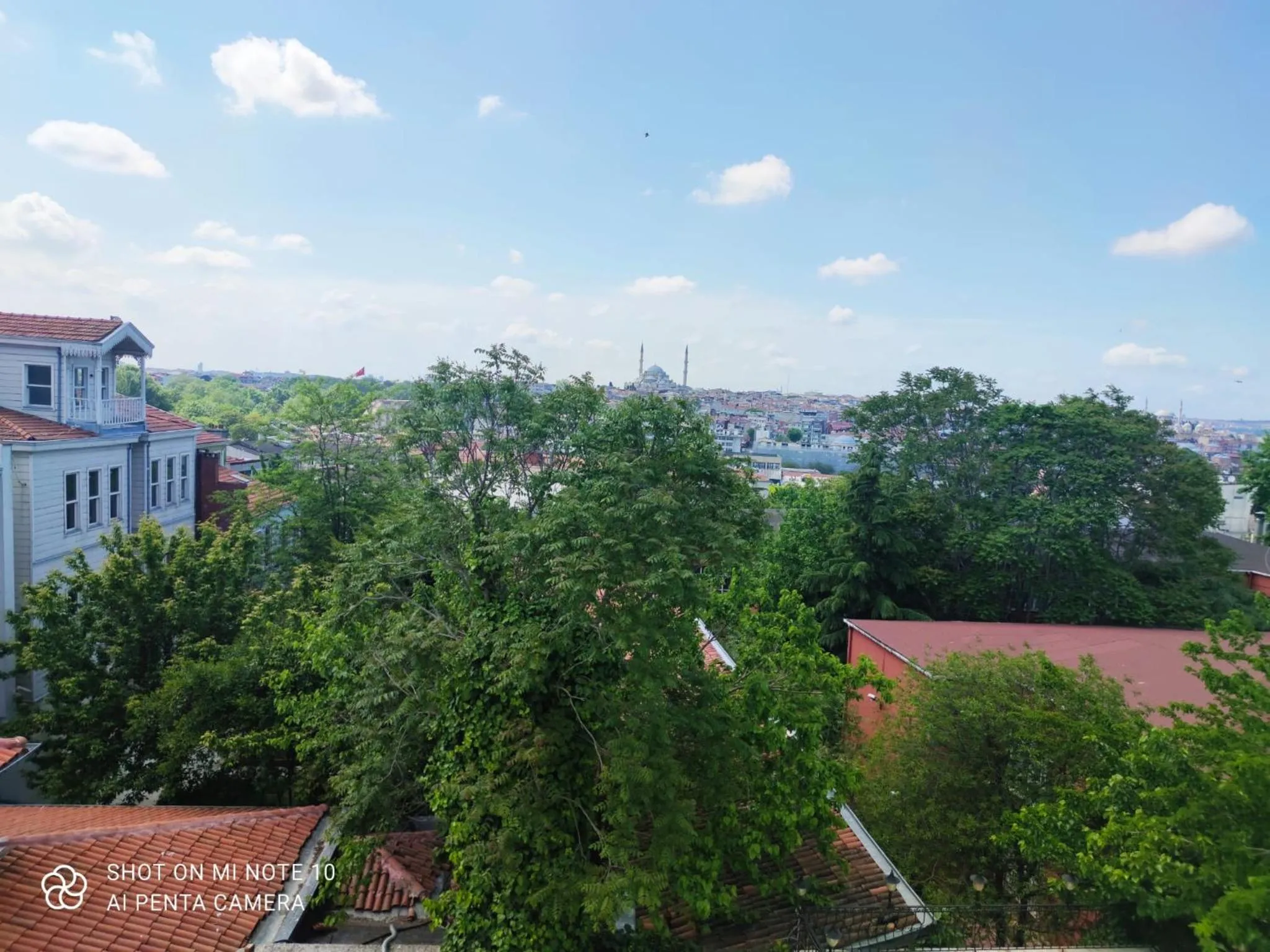 Garden view in Solomon's Mansion Hotel Istanbul