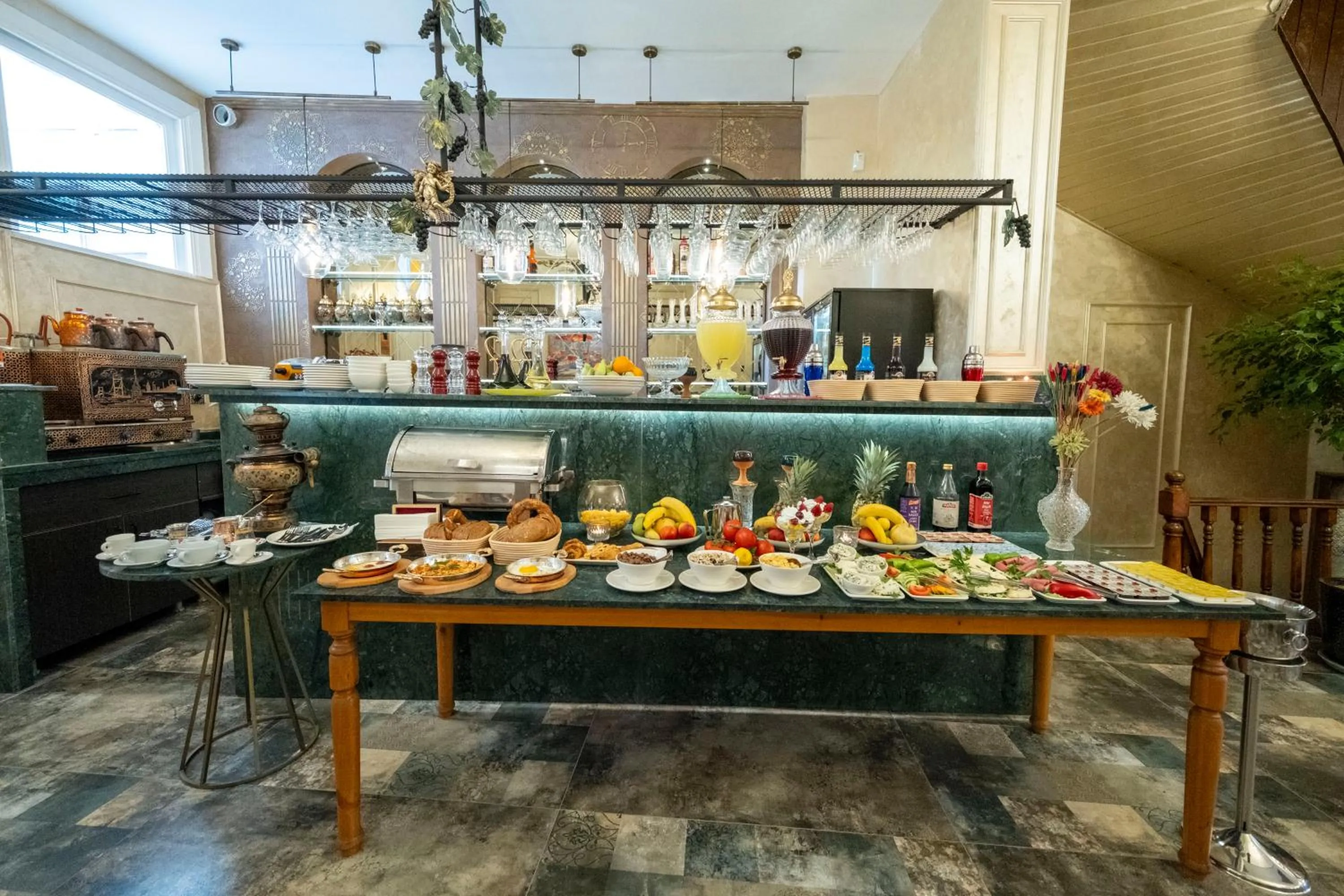 Restaurant/places to eat in Solomon's Mansion Hotel Istanbul