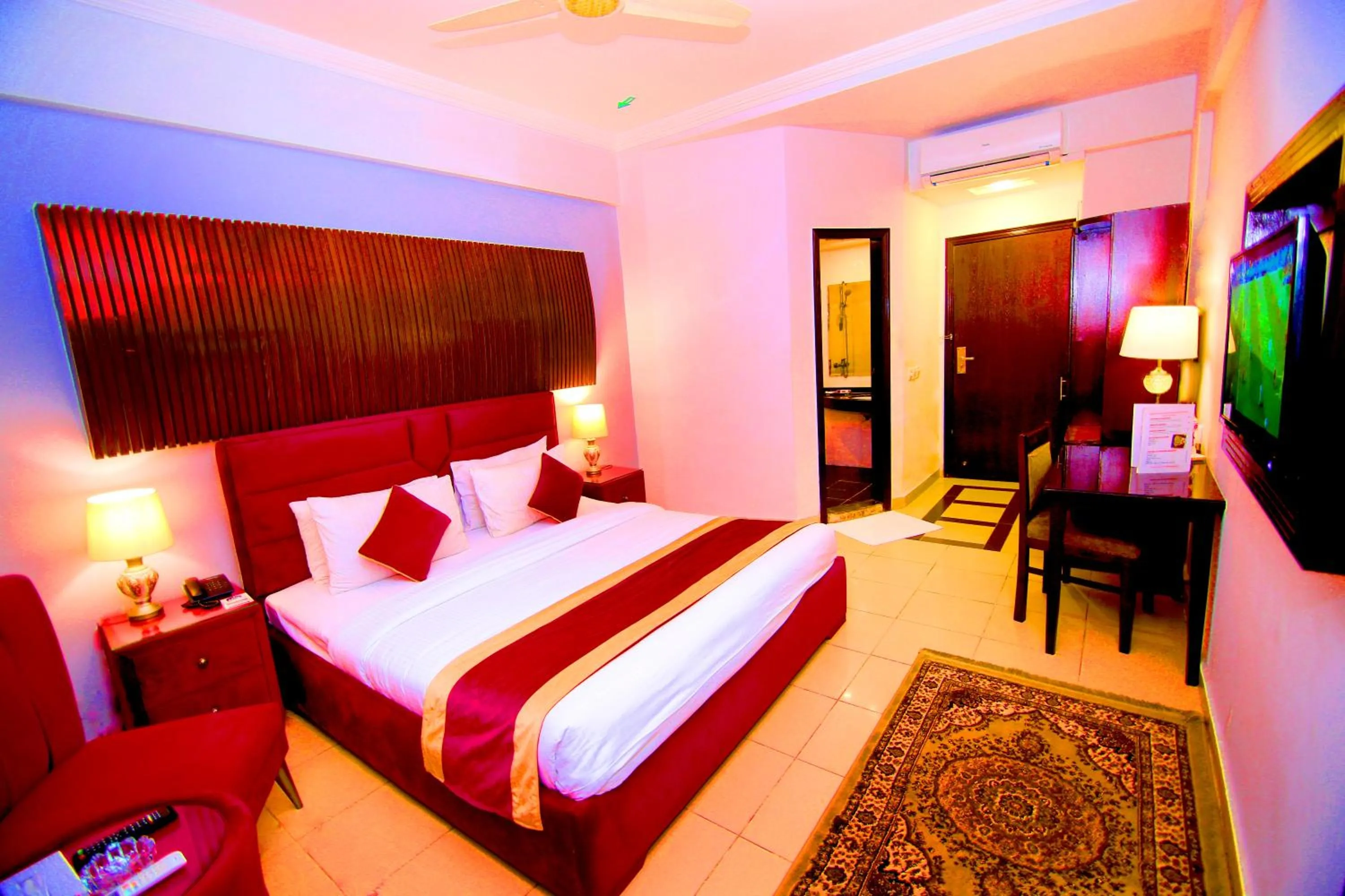 Bedroom, Bed in Premier Inn Express Gulberg Lahore