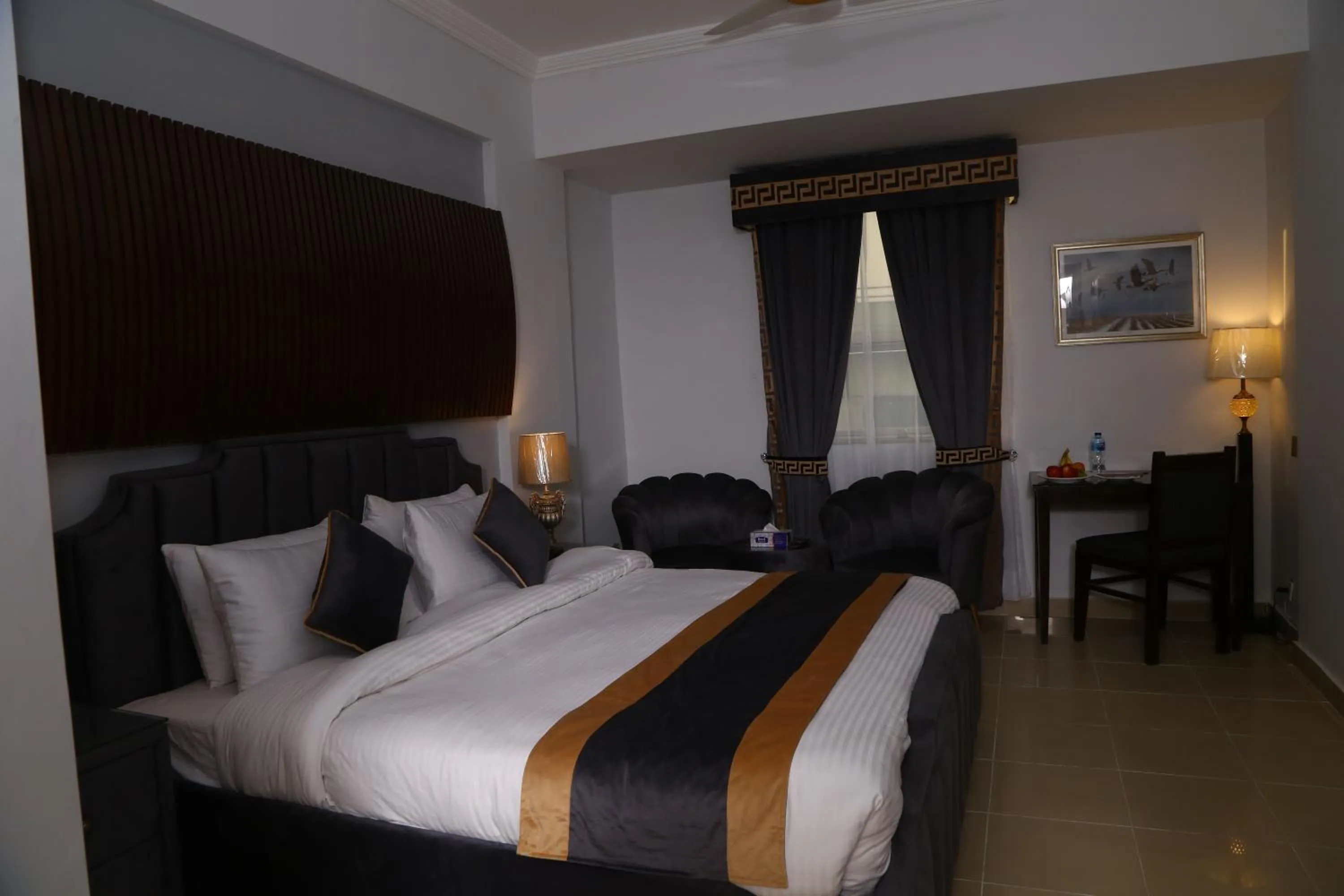 Photo of the whole room, Bed in Premier Inn Express Gulberg Lahore
