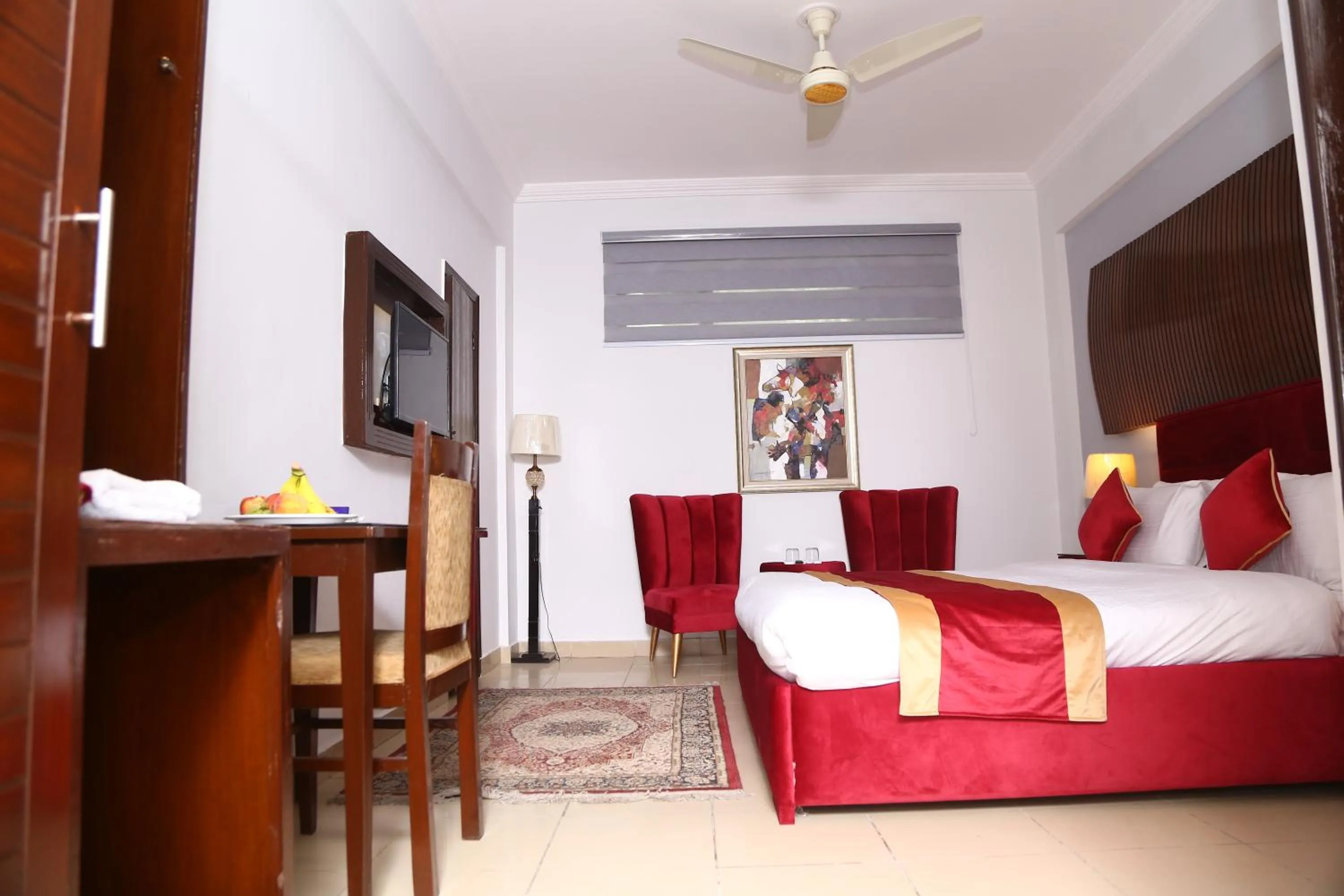 Photo of the whole room, Bed in Premier Inn Express Gulberg Lahore